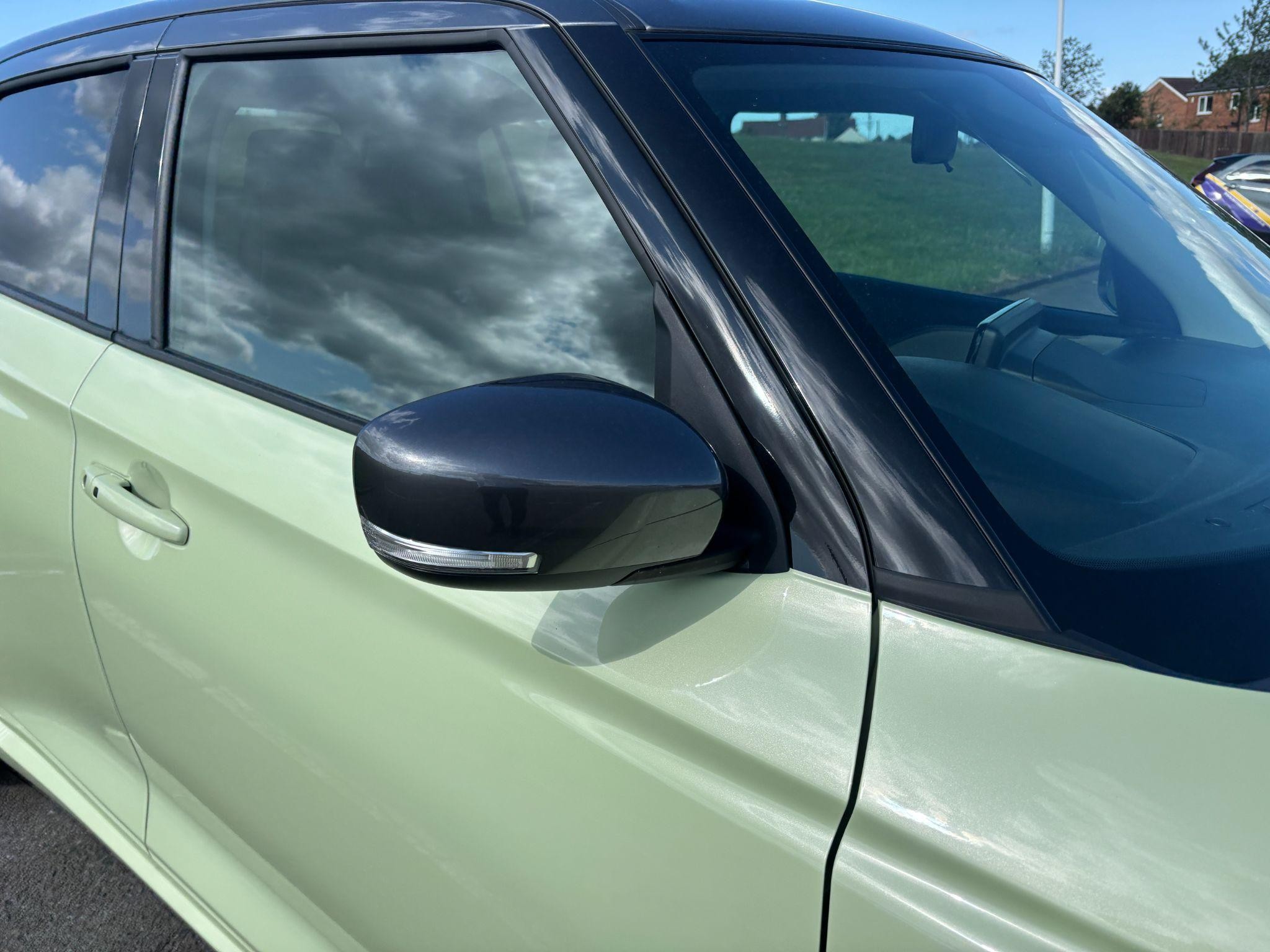 Suzuki Swift Image 44