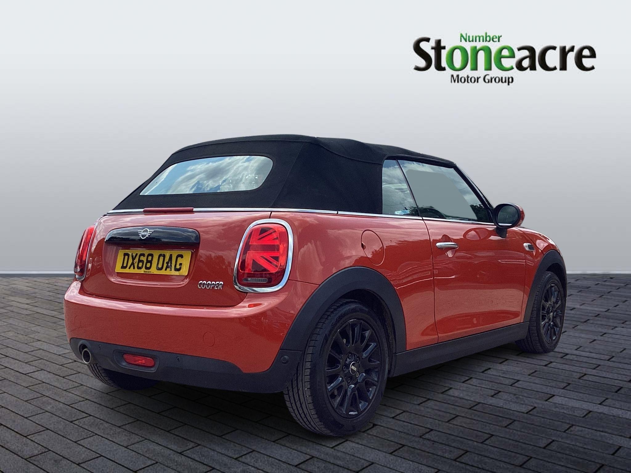 MINI Convertible Image 3
