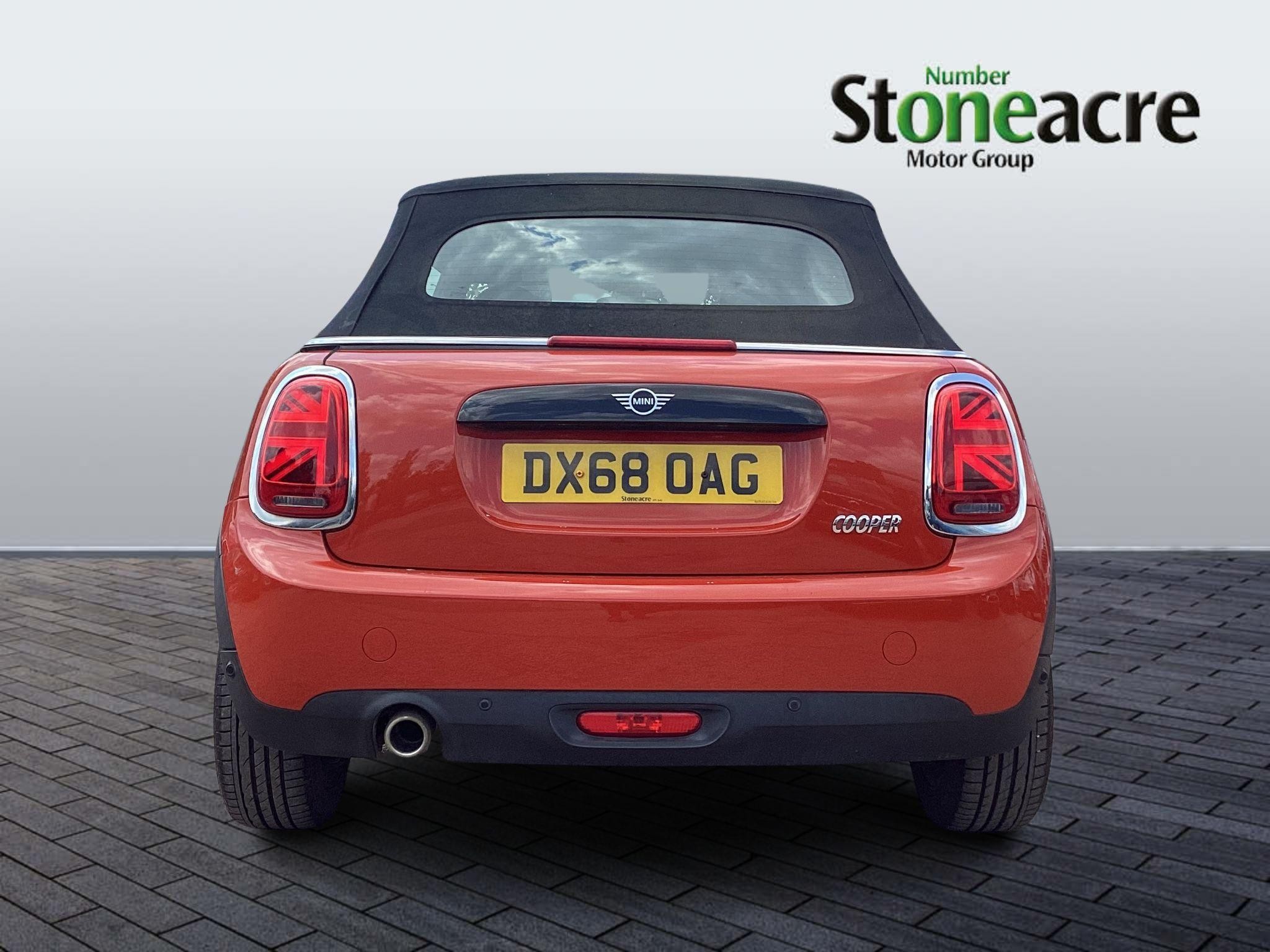 MINI Convertible Image 4