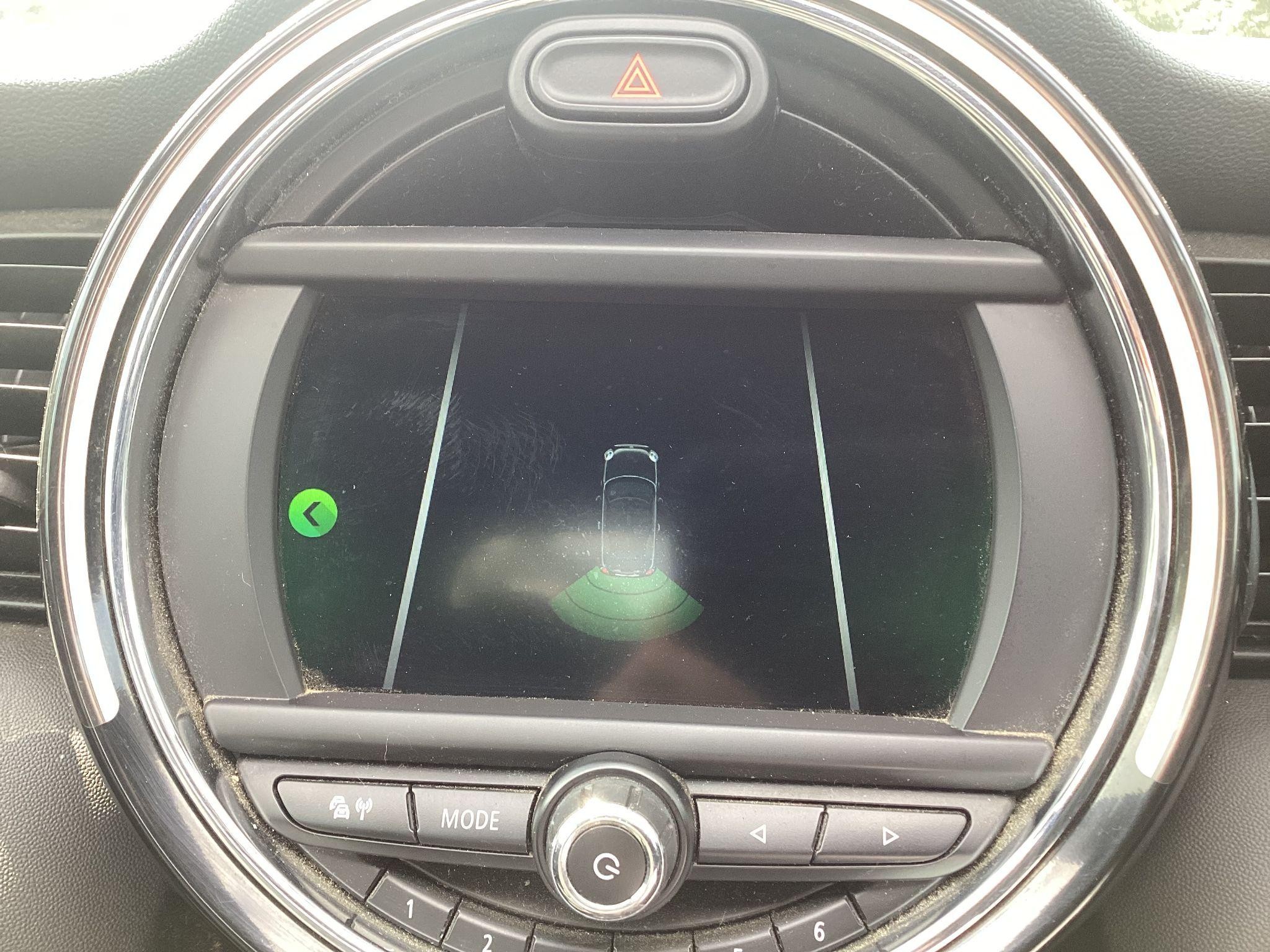 MINI Convertible Image 16
