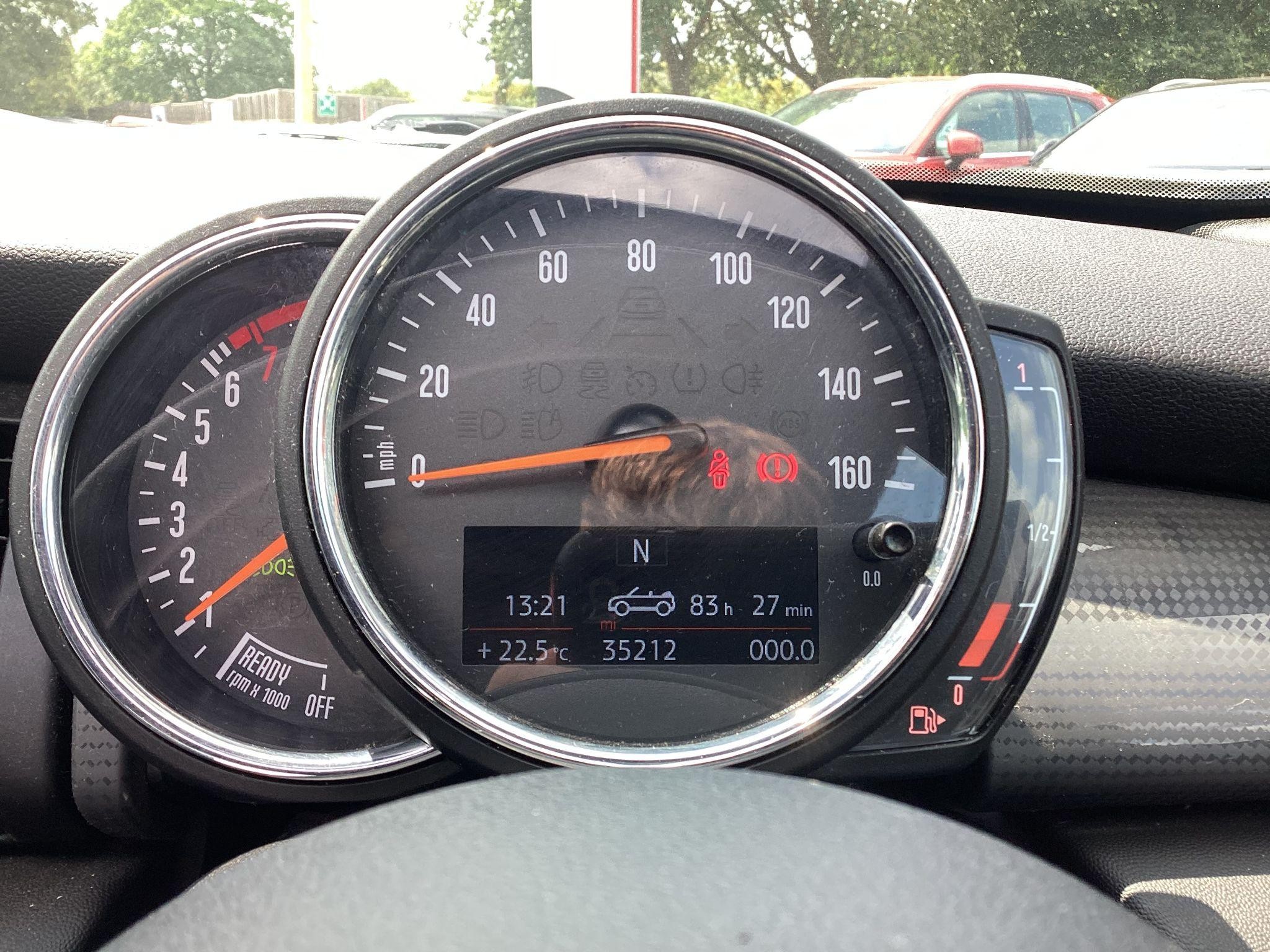 MINI Convertible Image 19