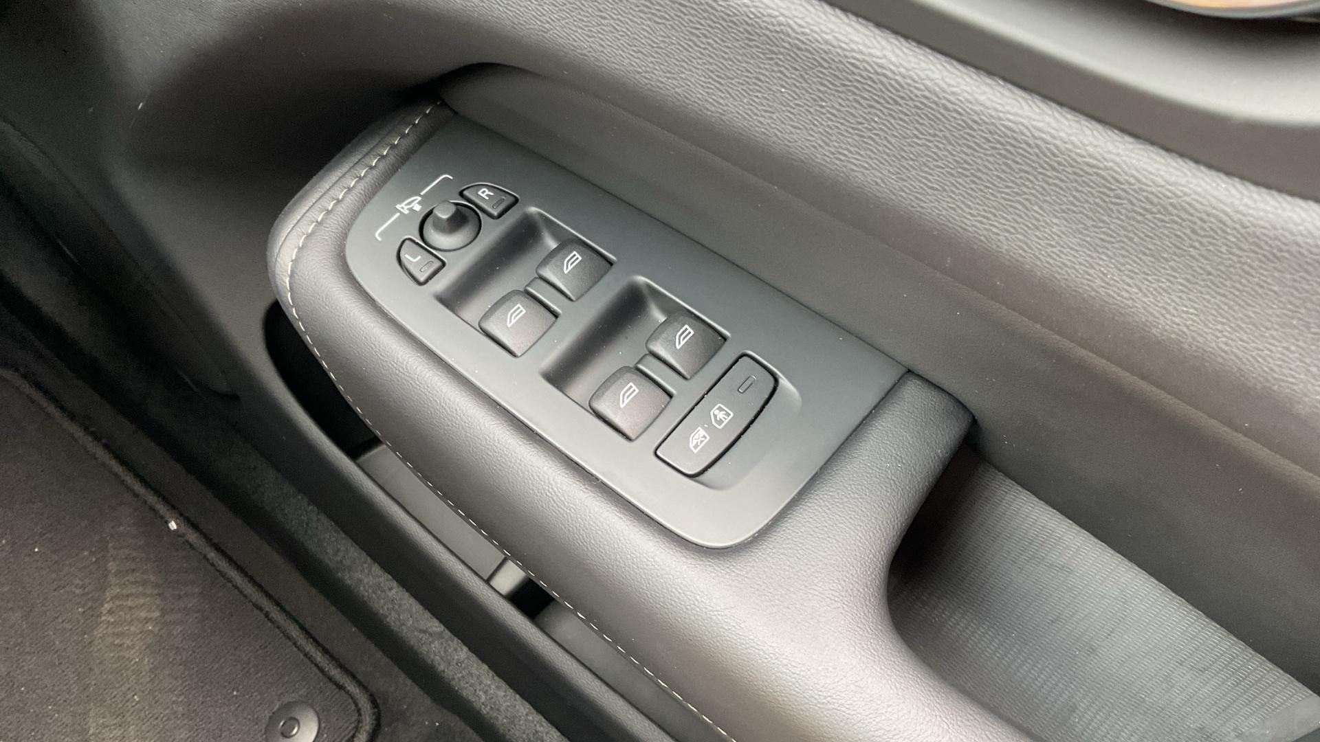 Volvo XC60 Image 23