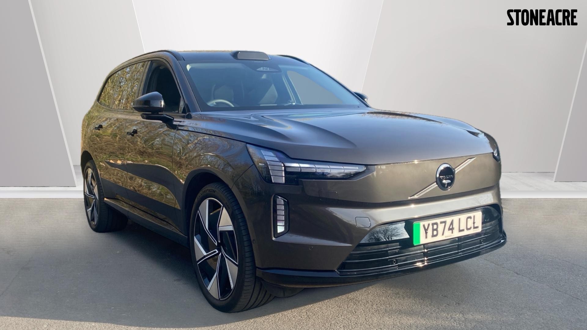 Volvo EX90 Image 1