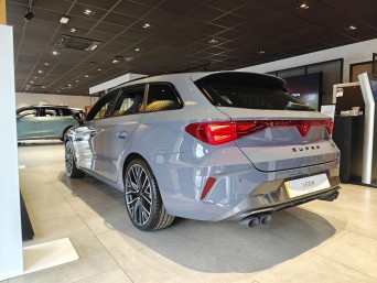 CUPRA Leon 2.0 TSI VZ2 DSG 4Drive Euro 6 (s/s) 5dr null Image 3