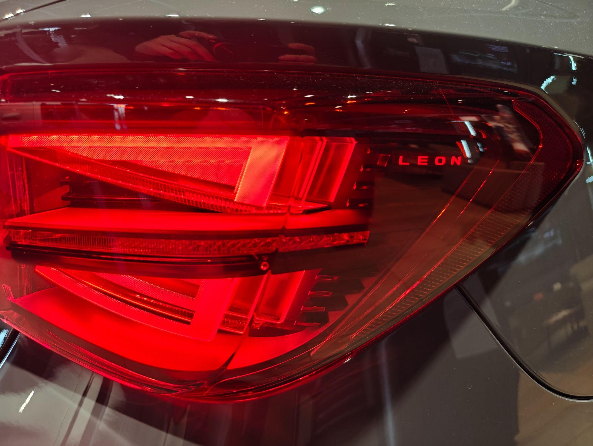 CUPRA Leon Image 8