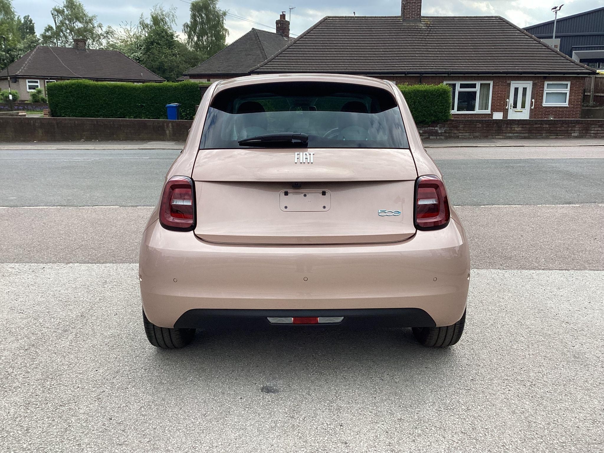 Fiat 500 Electric Image 4
