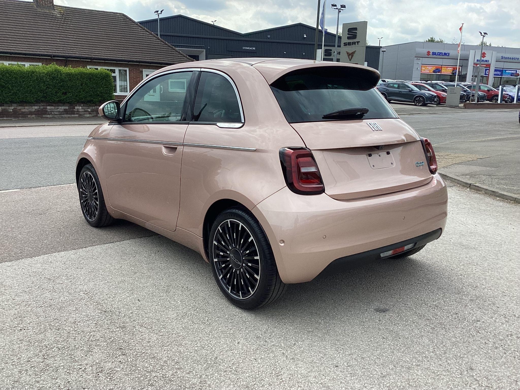 Fiat 500 Electric Image 5