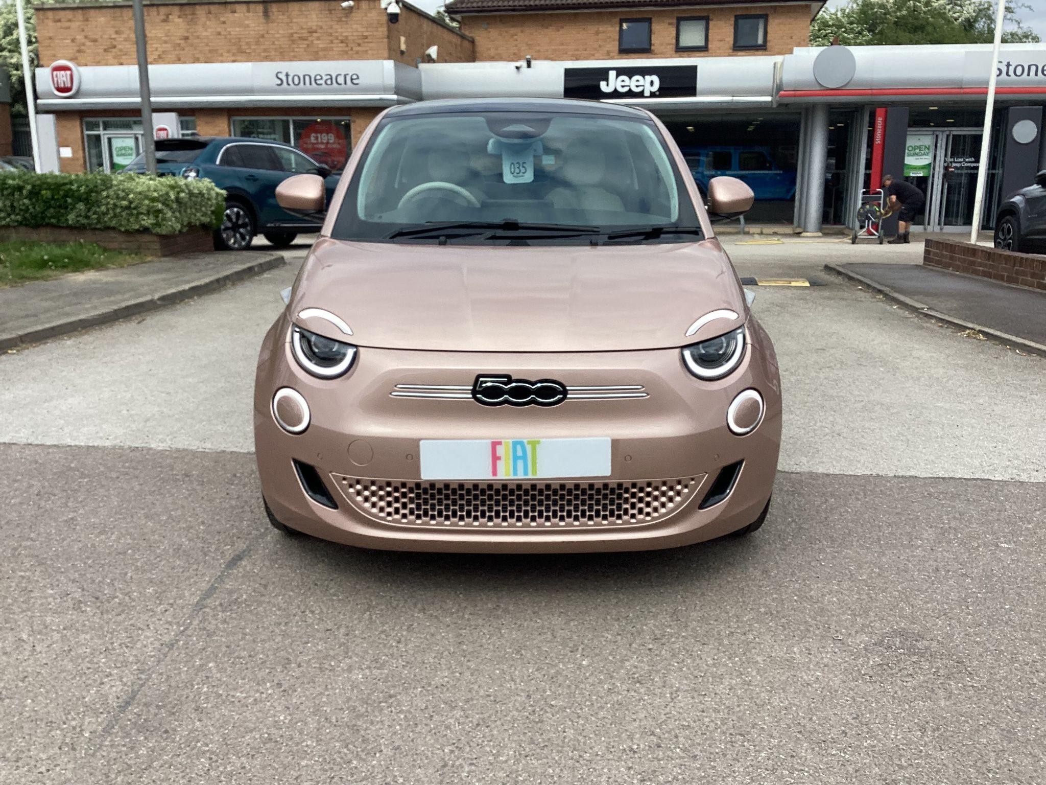 Fiat 500 Electric Image 8