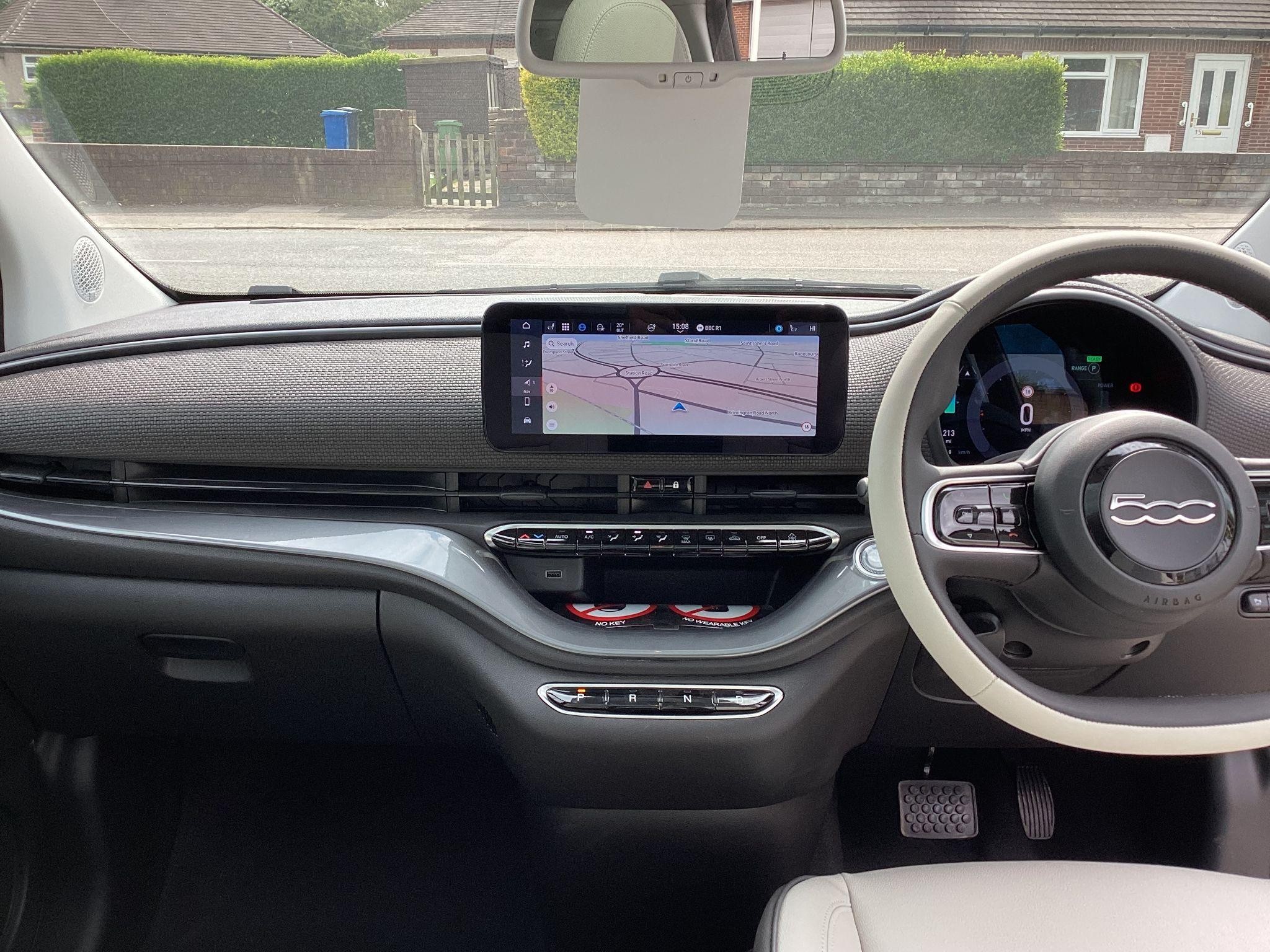 Fiat 500 Electric Image 12