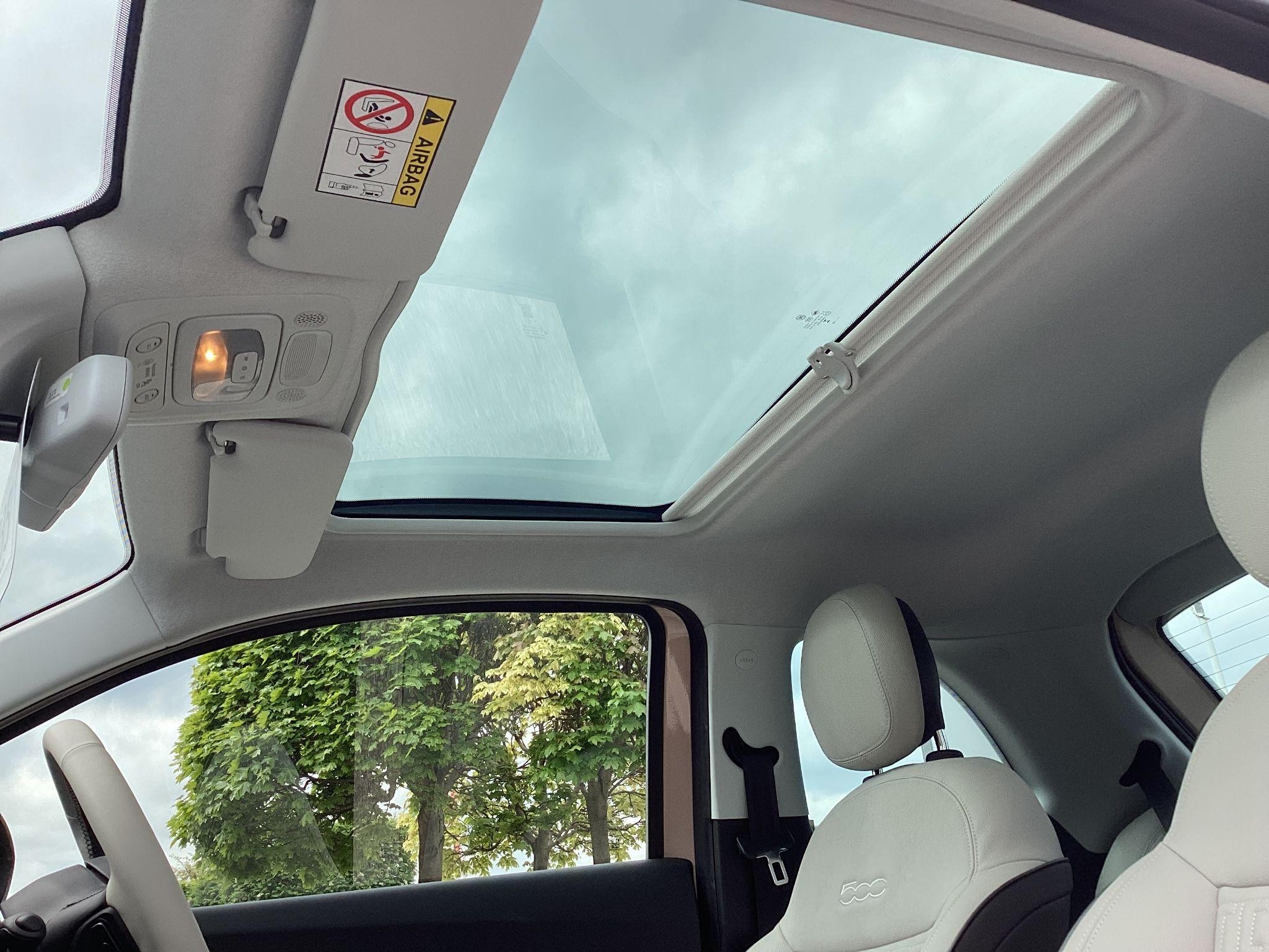 Fiat 500 Electric Image 17