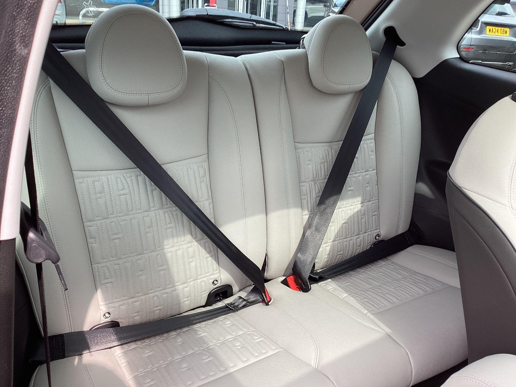 Fiat 500 Electric Image 18