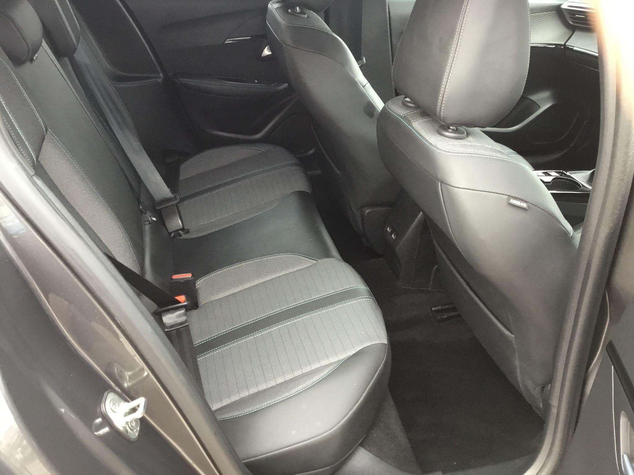 Peugeot 208 Image 15