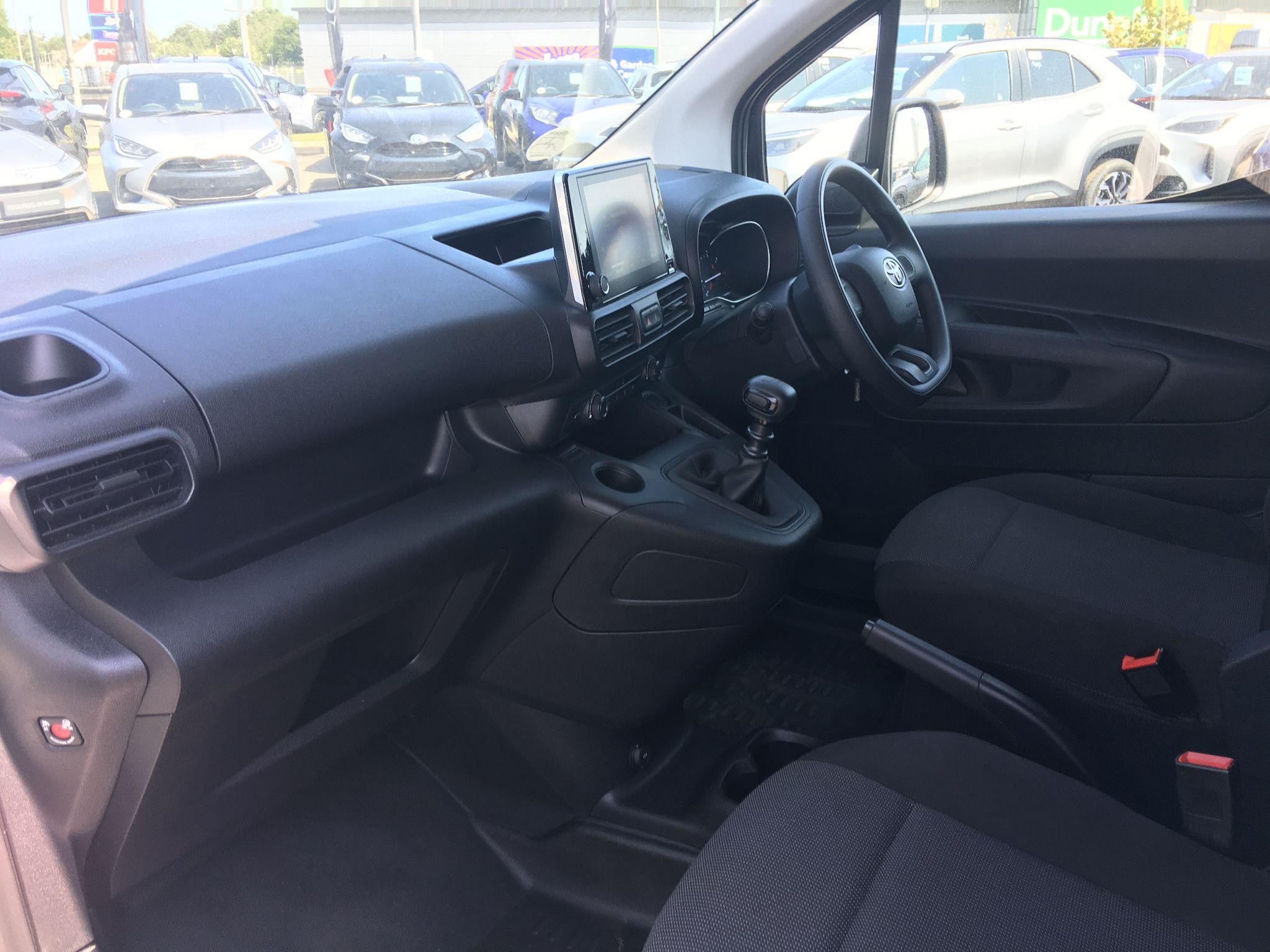 Toyota Proace City Image 14