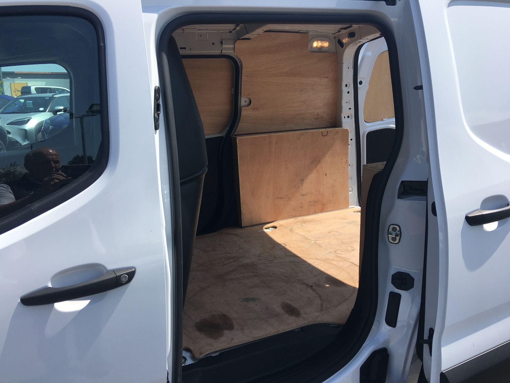 Toyota Proace City Image 20