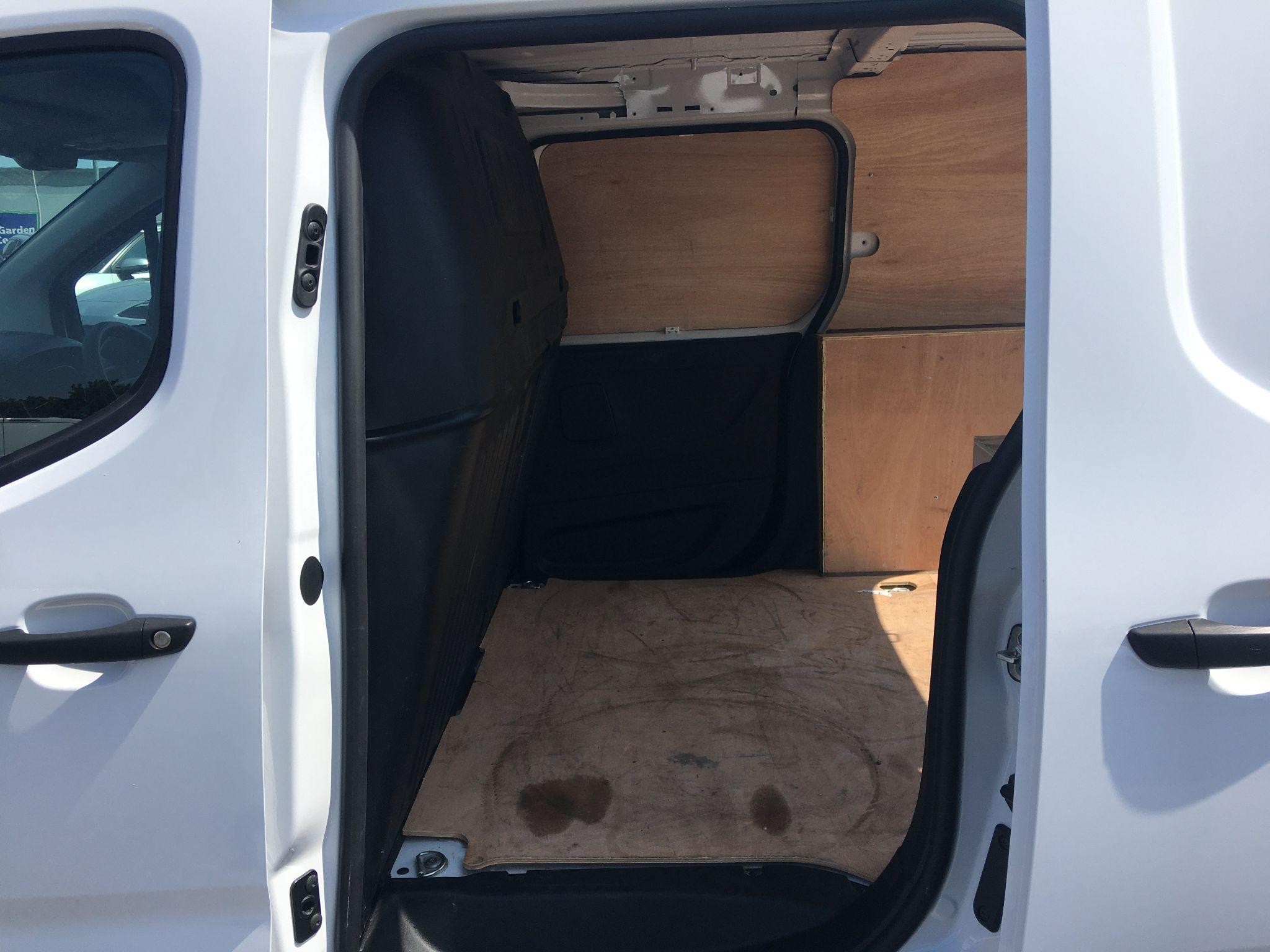 Toyota Proace City Image 21
