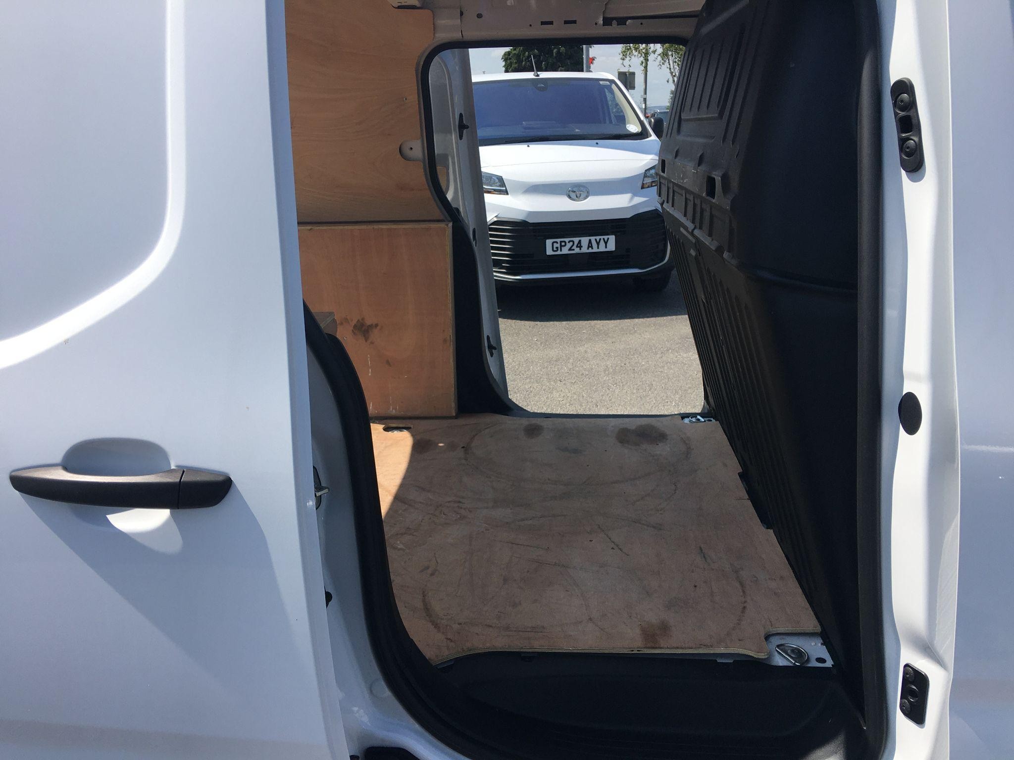 Toyota Proace City Image 22