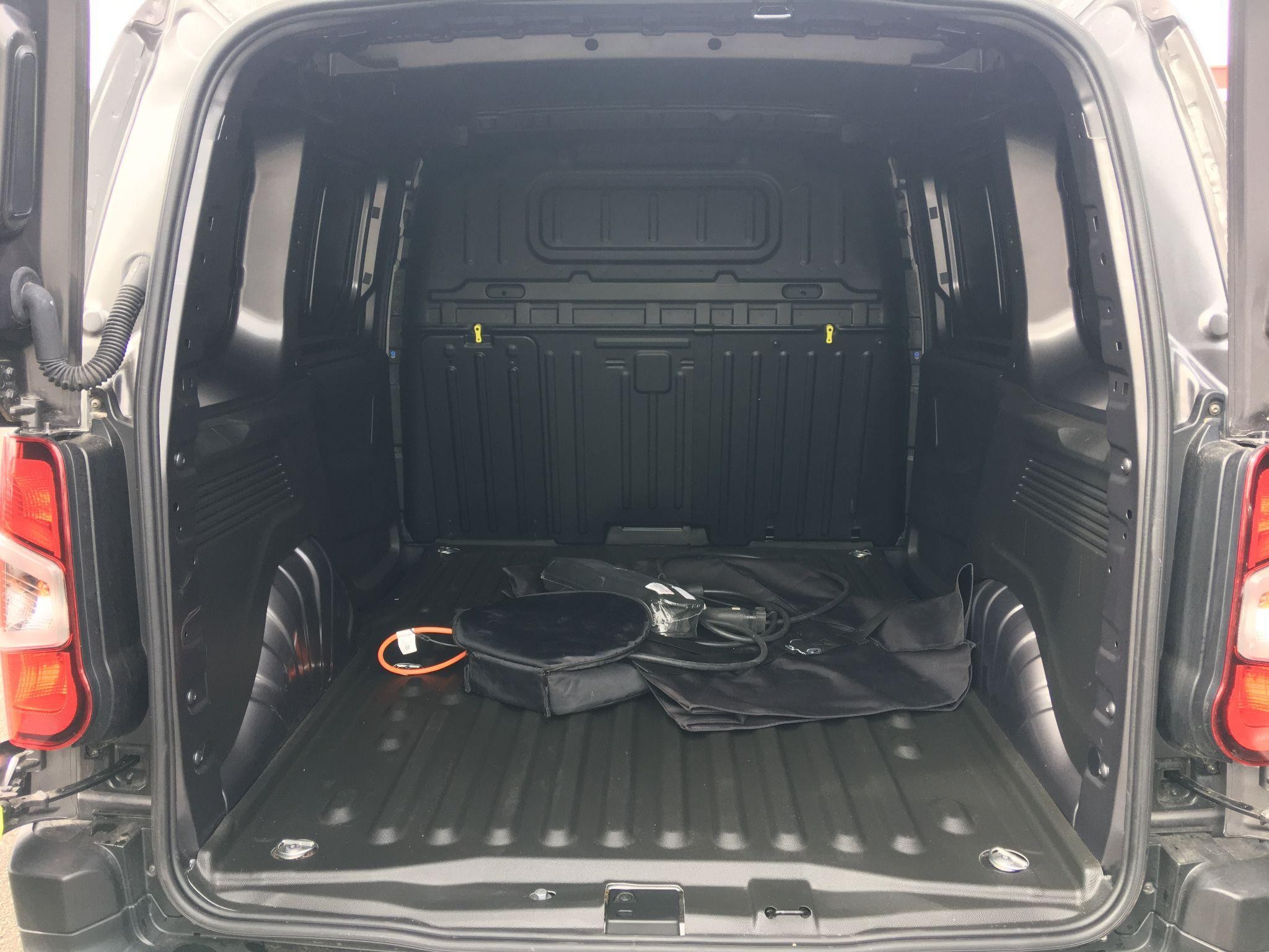Toyota Proace City Image 13