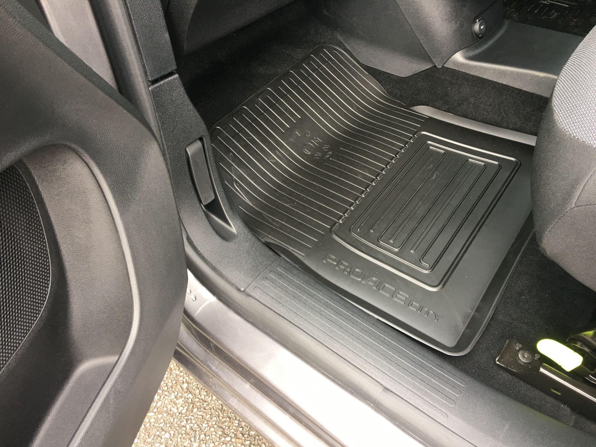 Toyota Proace City Image 18