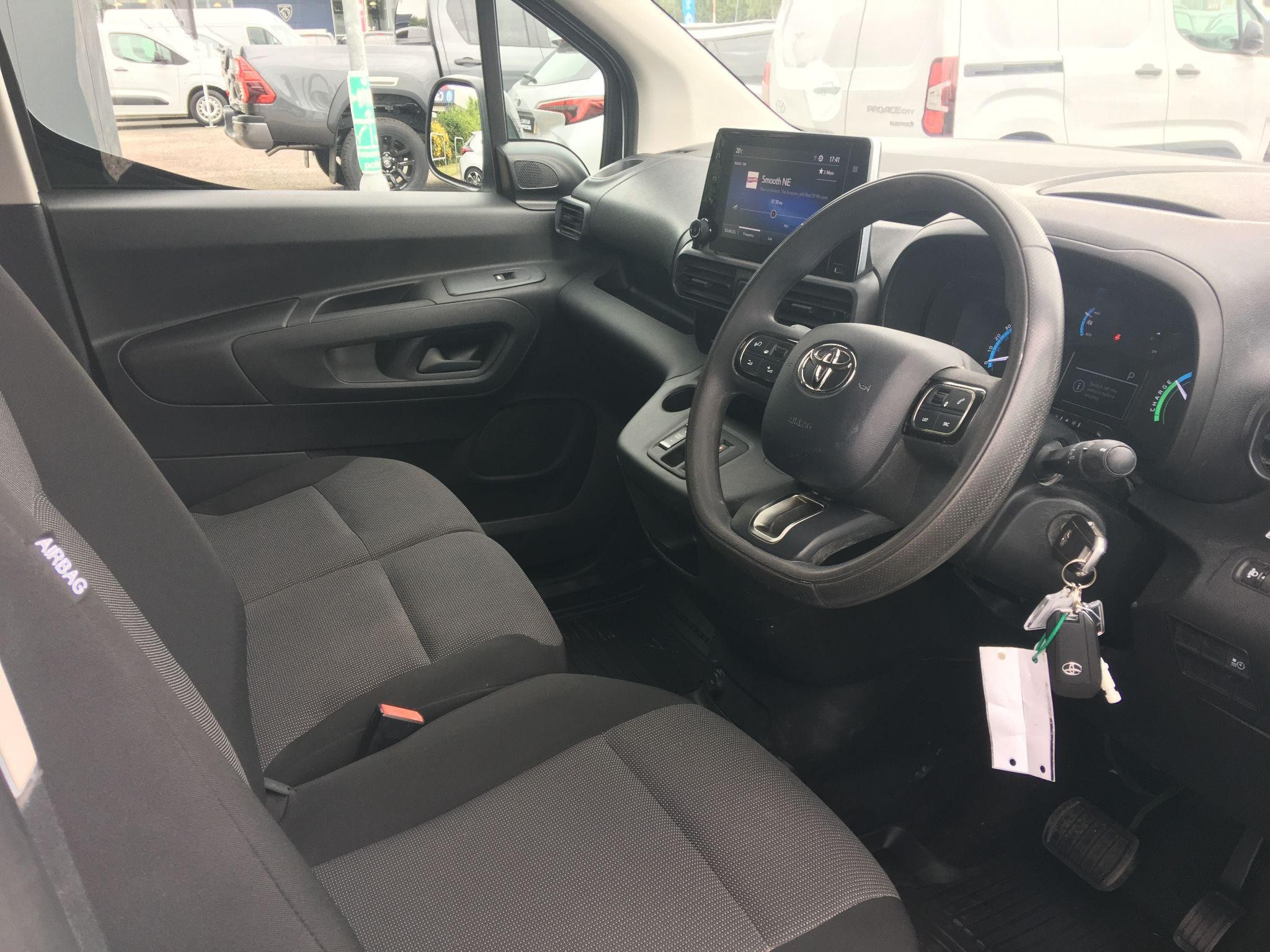 Toyota Proace City Image 13