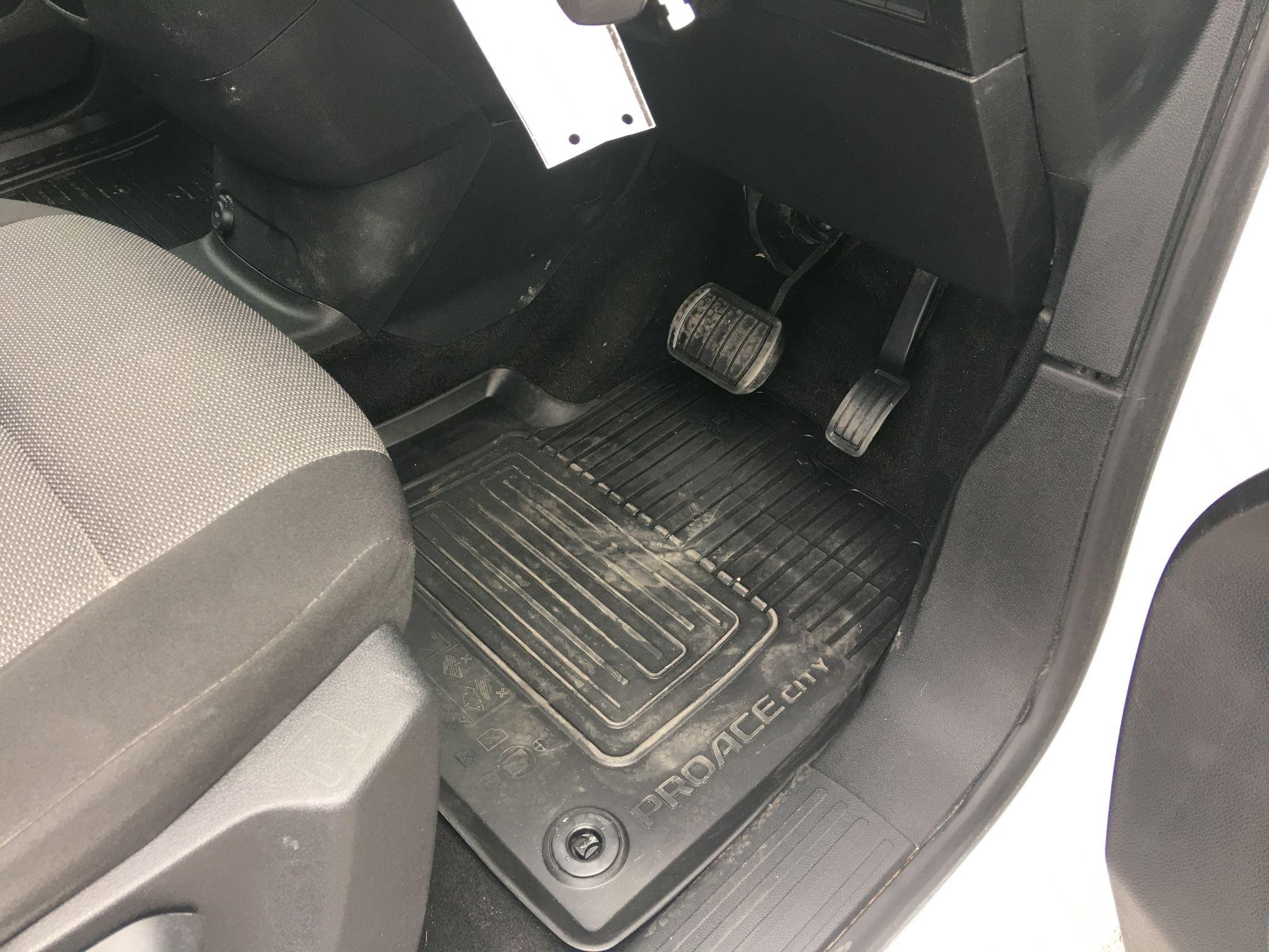 Toyota Proace City Image 27