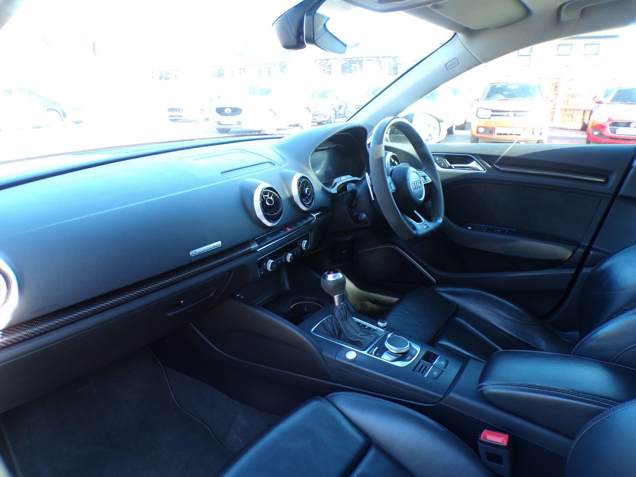 Audi RS3 Image 11