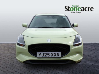 Suzuki Swift 1.2 MHEV Motion Euro 6 (s/s) 5dr YJ25XXN Image 2