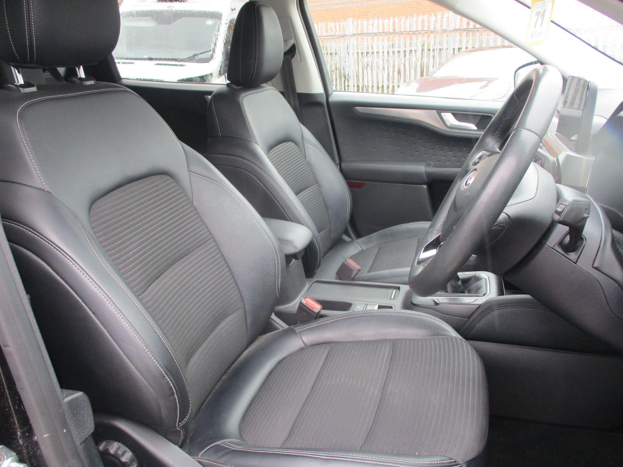 Ford Kuga Image 10
