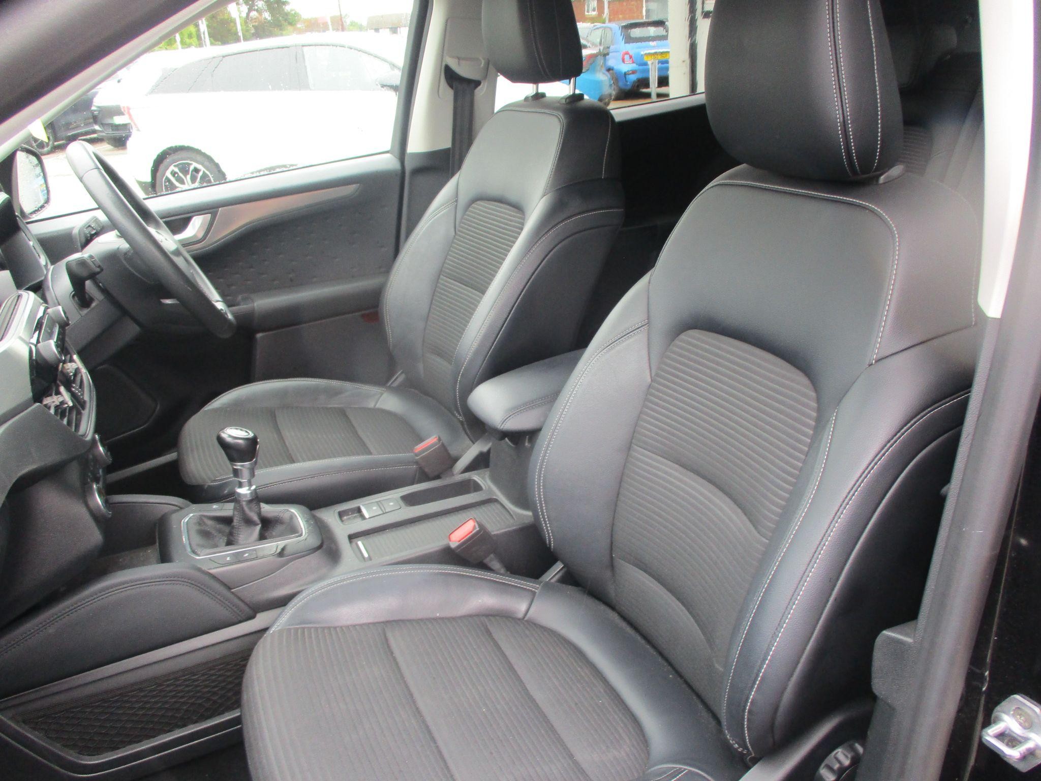 Ford Kuga Image 11