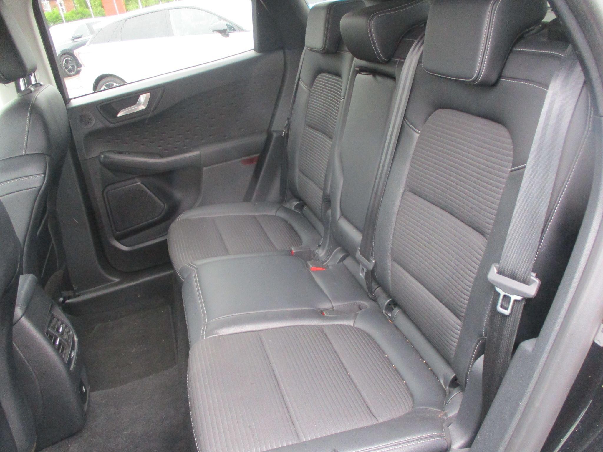 Ford Kuga Image 12