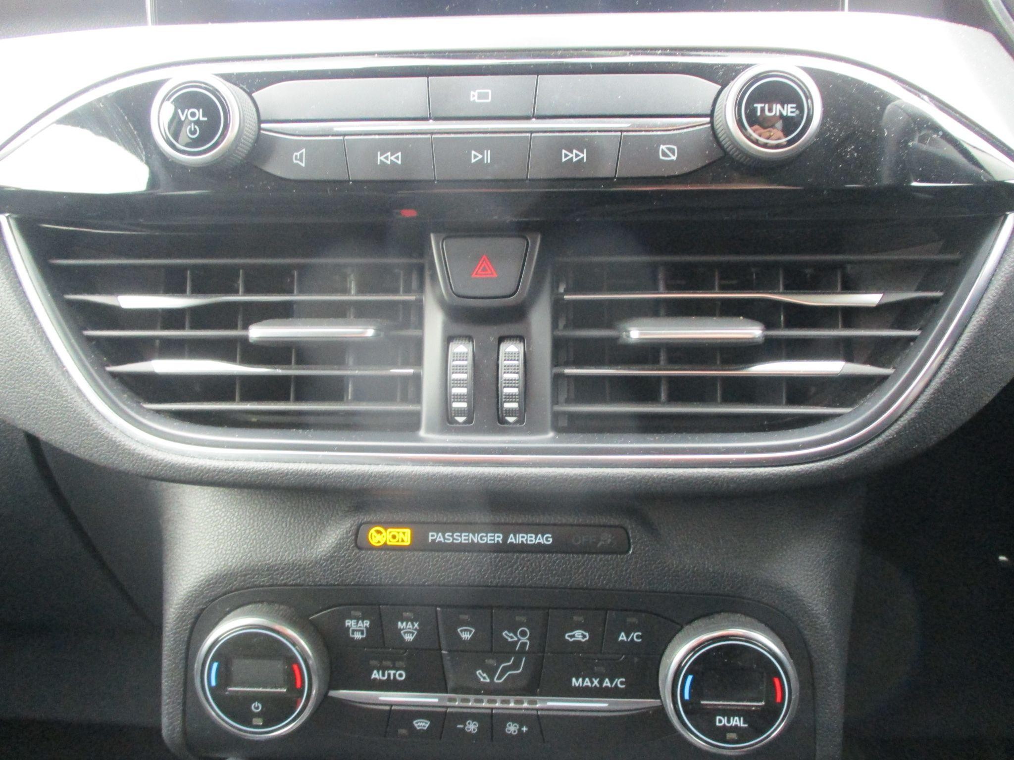 Ford Kuga Image 28
