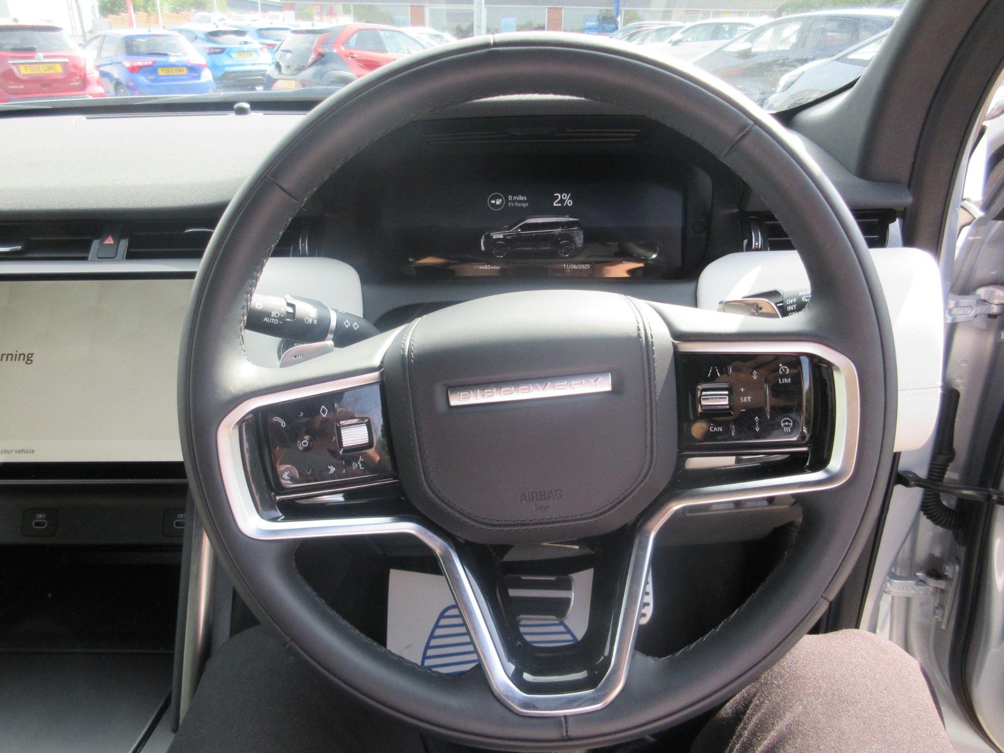 Land Rover Discovery Sport Image 9