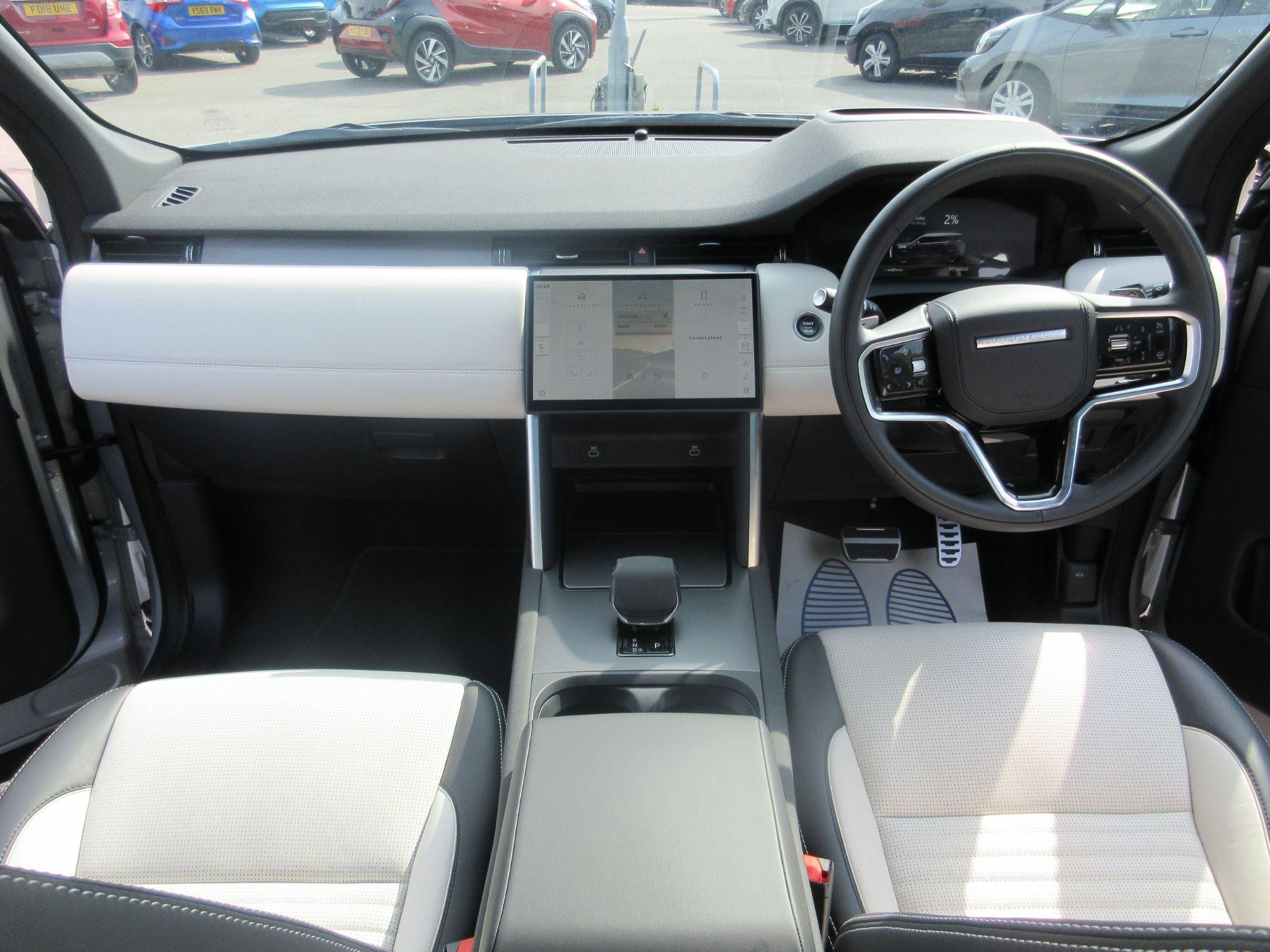 Land Rover Discovery Sport Image 15
