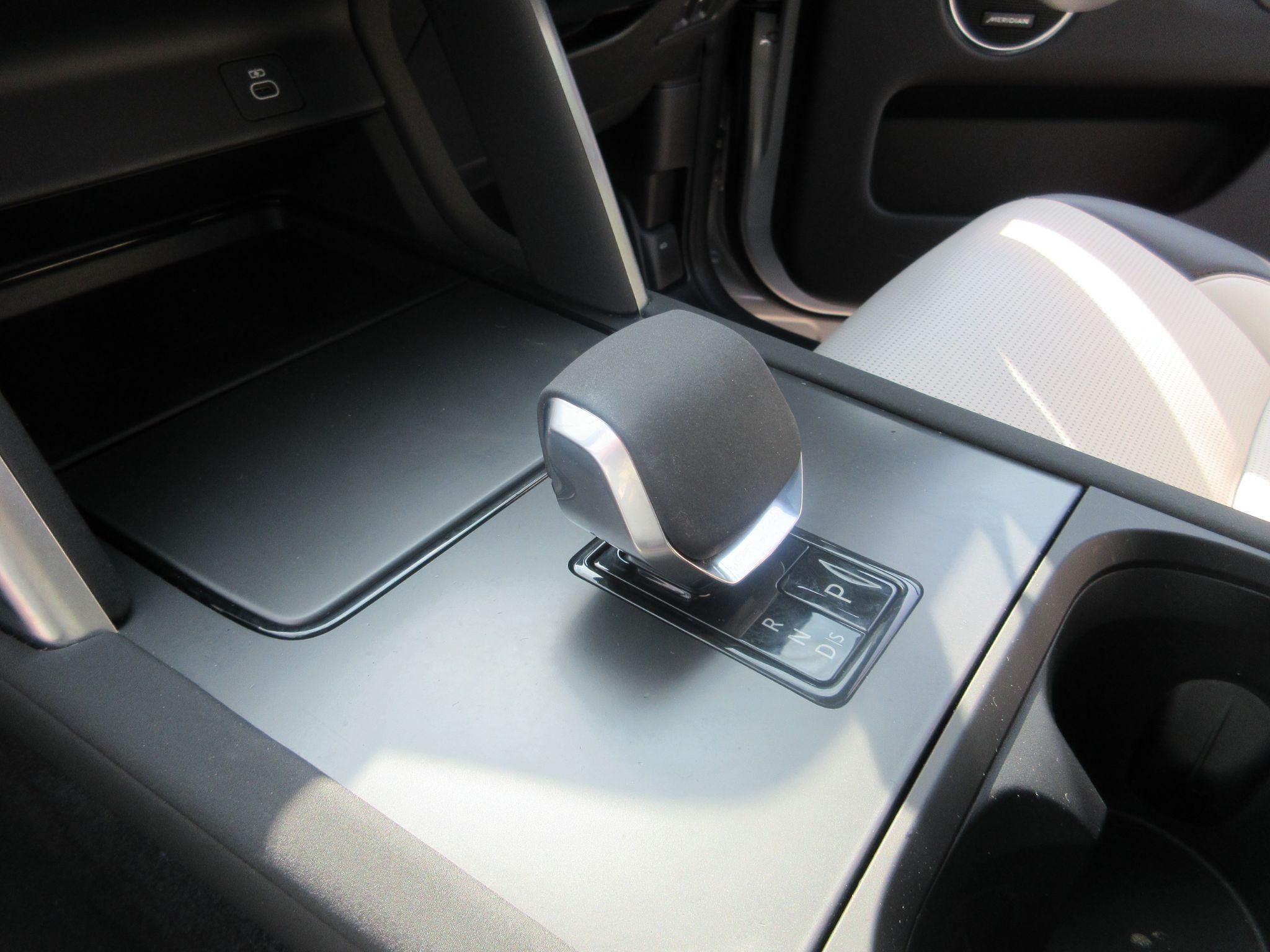 Land Rover Discovery Sport Image 20