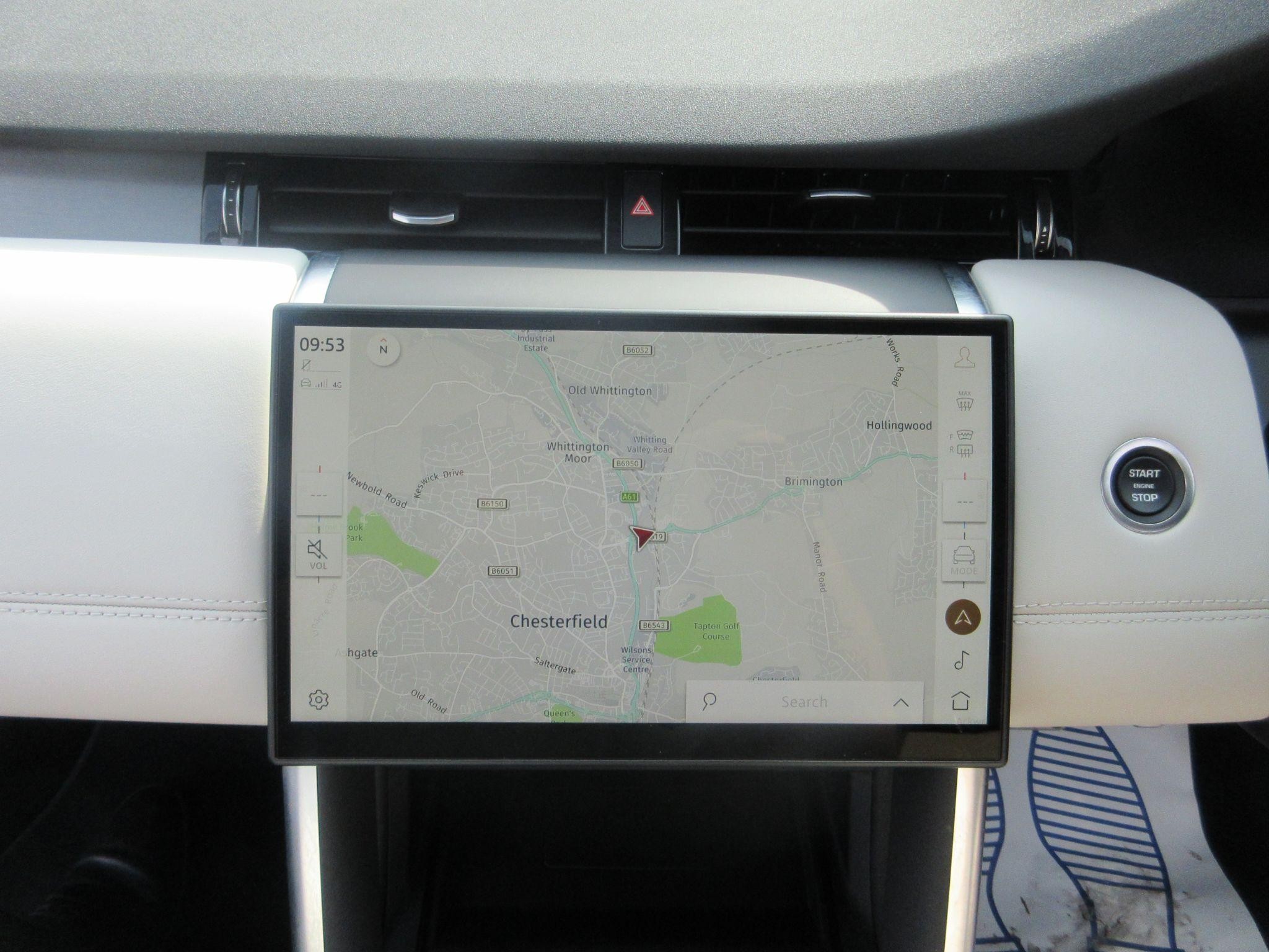 Land Rover Discovery Sport Image 22