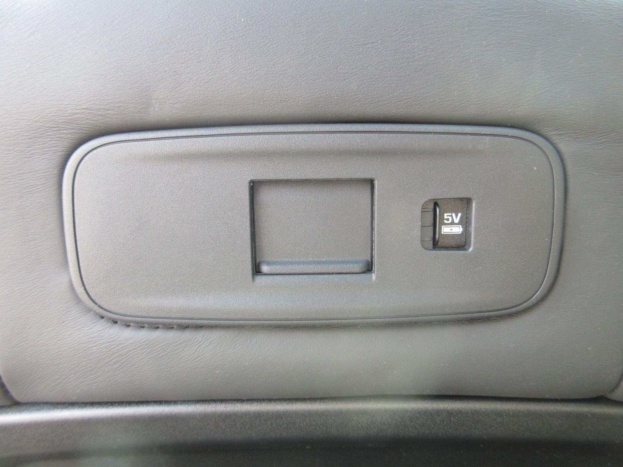Land Rover Discovery Sport Image 30
