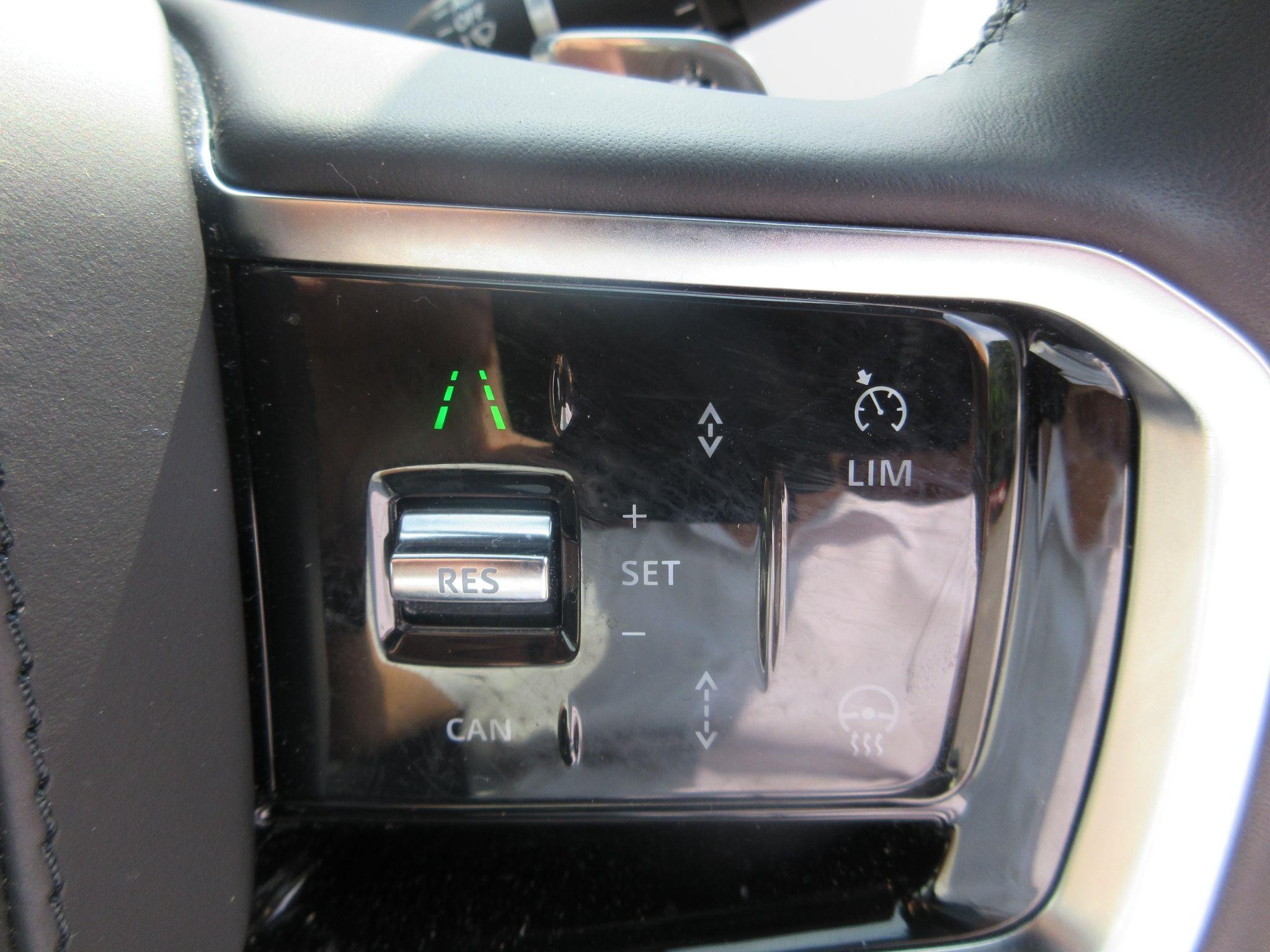 Land Rover Discovery Sport Image 44