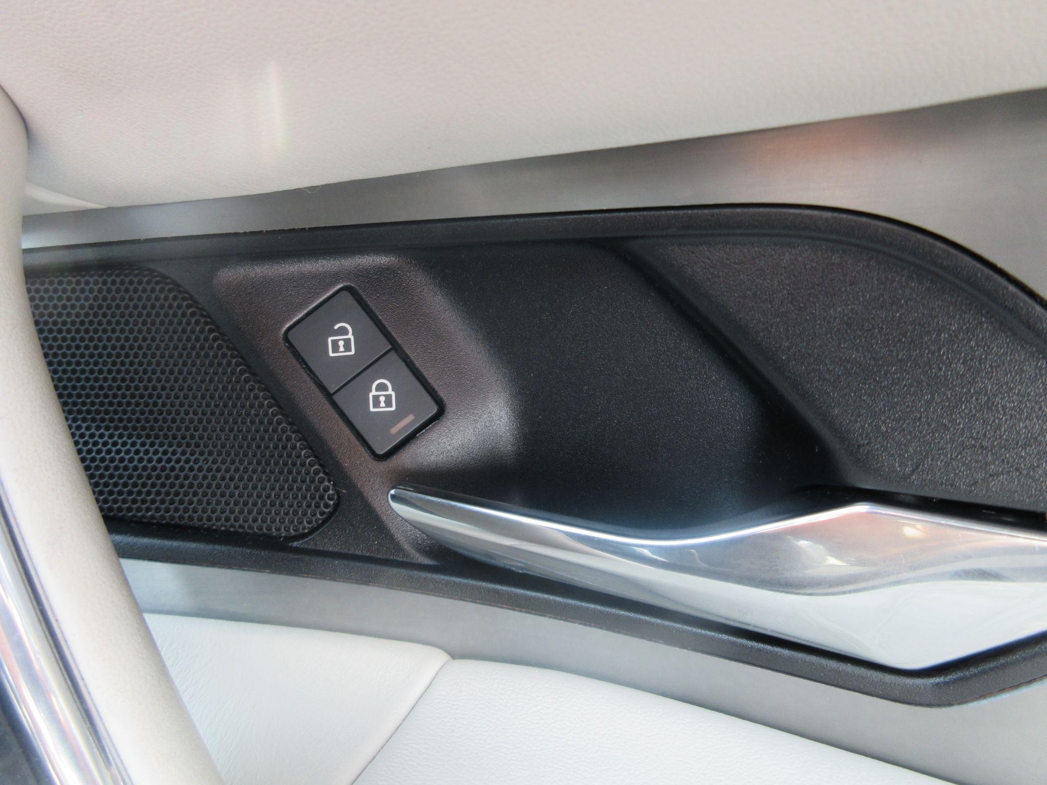 Land Rover Discovery Sport Image 46