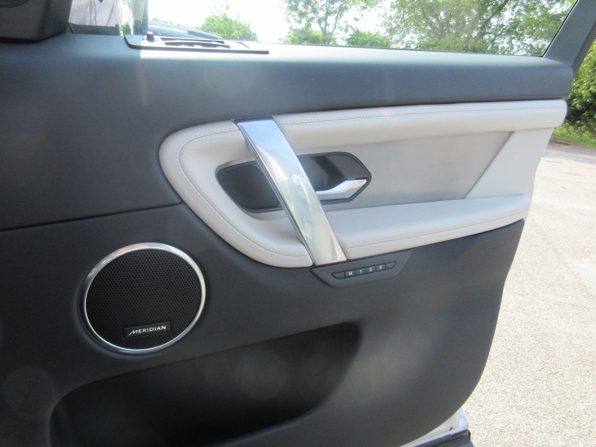 Land Rover Discovery Sport Image 50