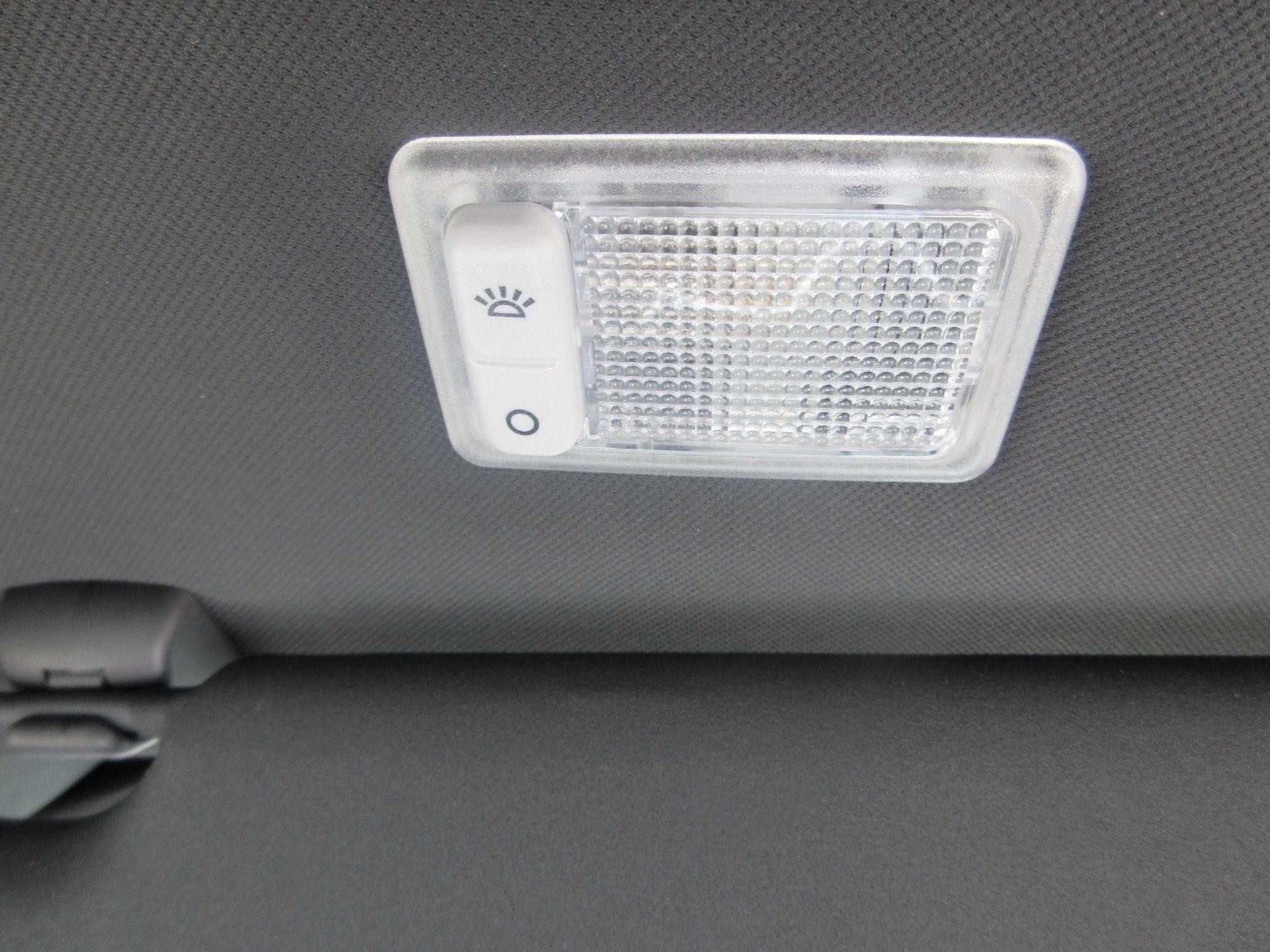 Land Rover Discovery Sport Image 51