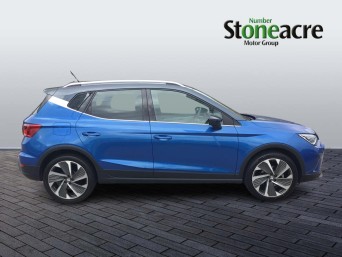 SEAT Arona 1.0 TSI FR Sport SUV 5dr Petrol Manual Euro 6 (s/s) (110 ps) KM72XWP Image 2