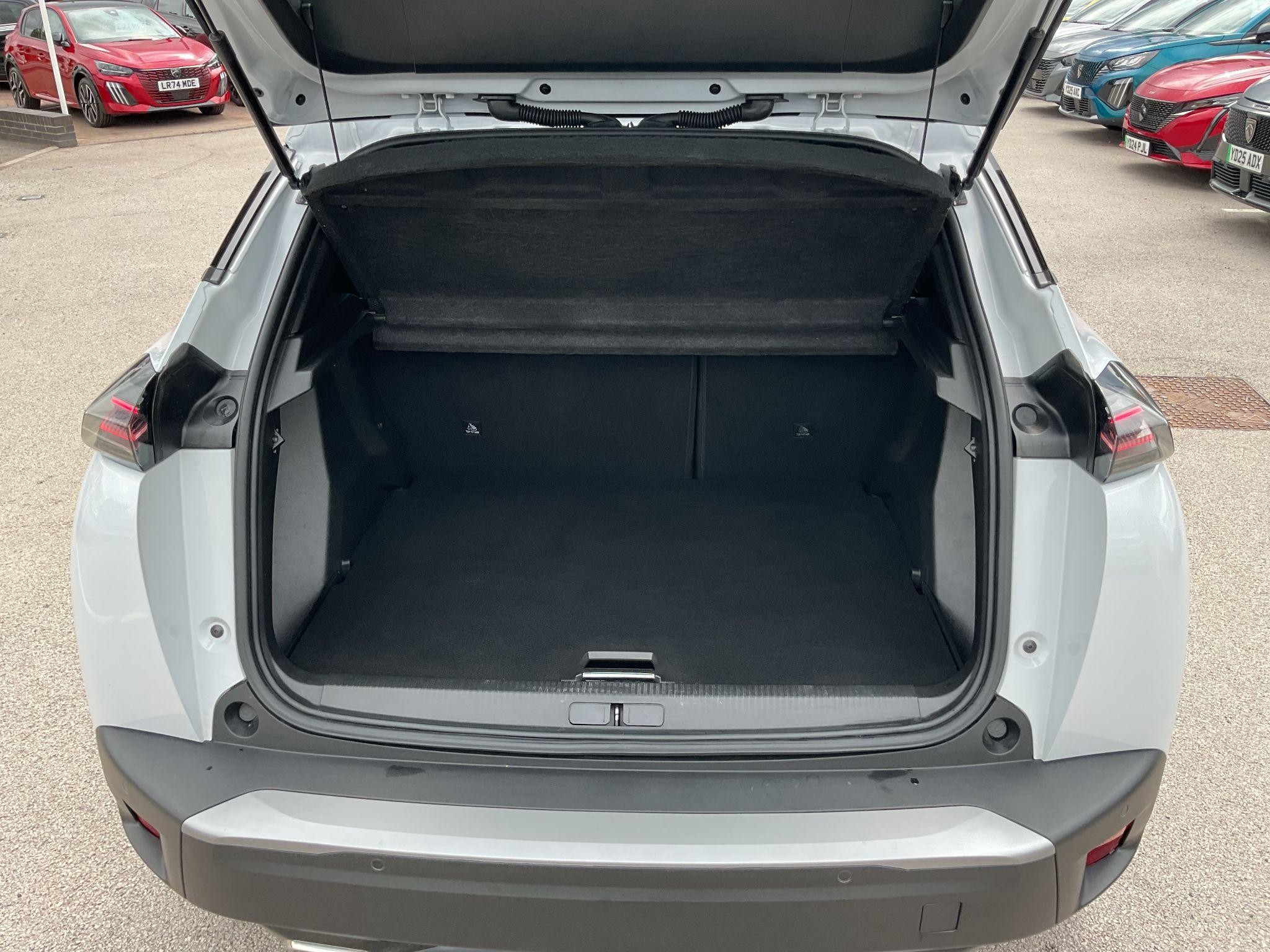 Peugeot 2008 Image 9