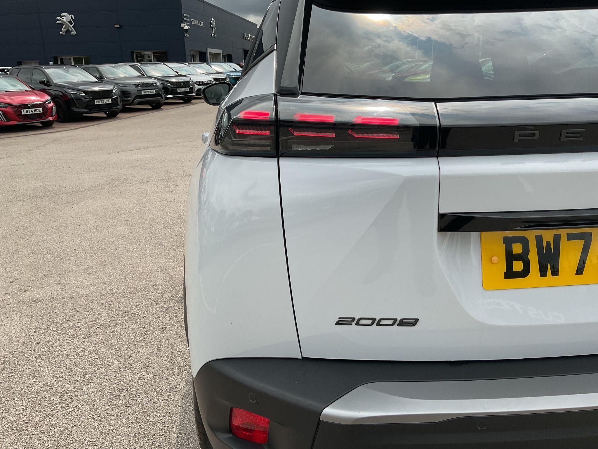 Peugeot 2008 Image 12