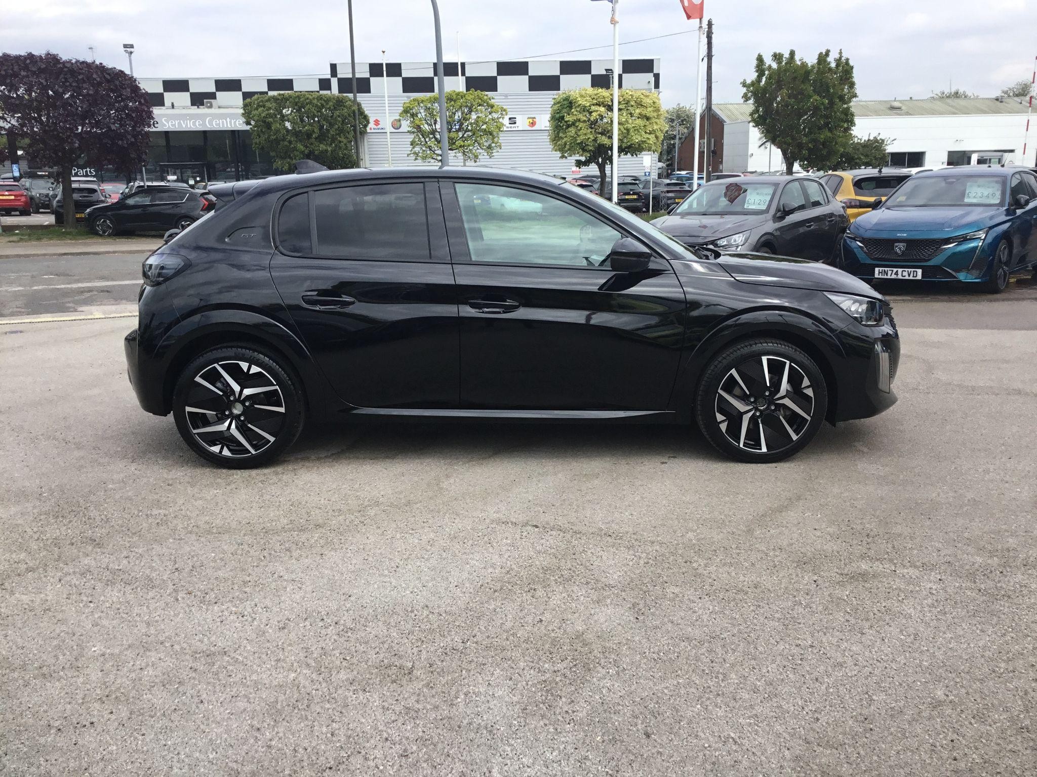 Peugeot 208 Image 2