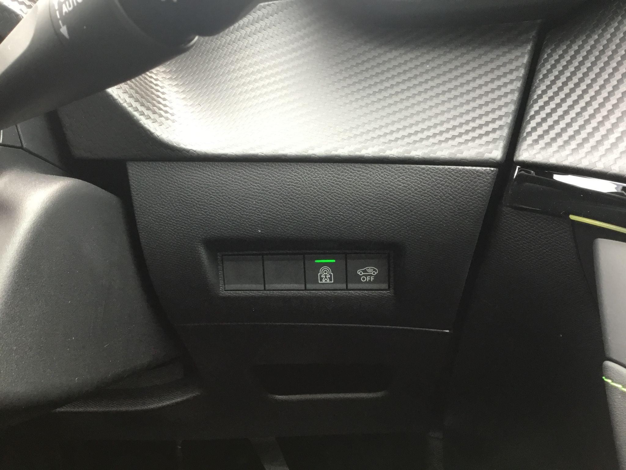 Peugeot 208 Image 23