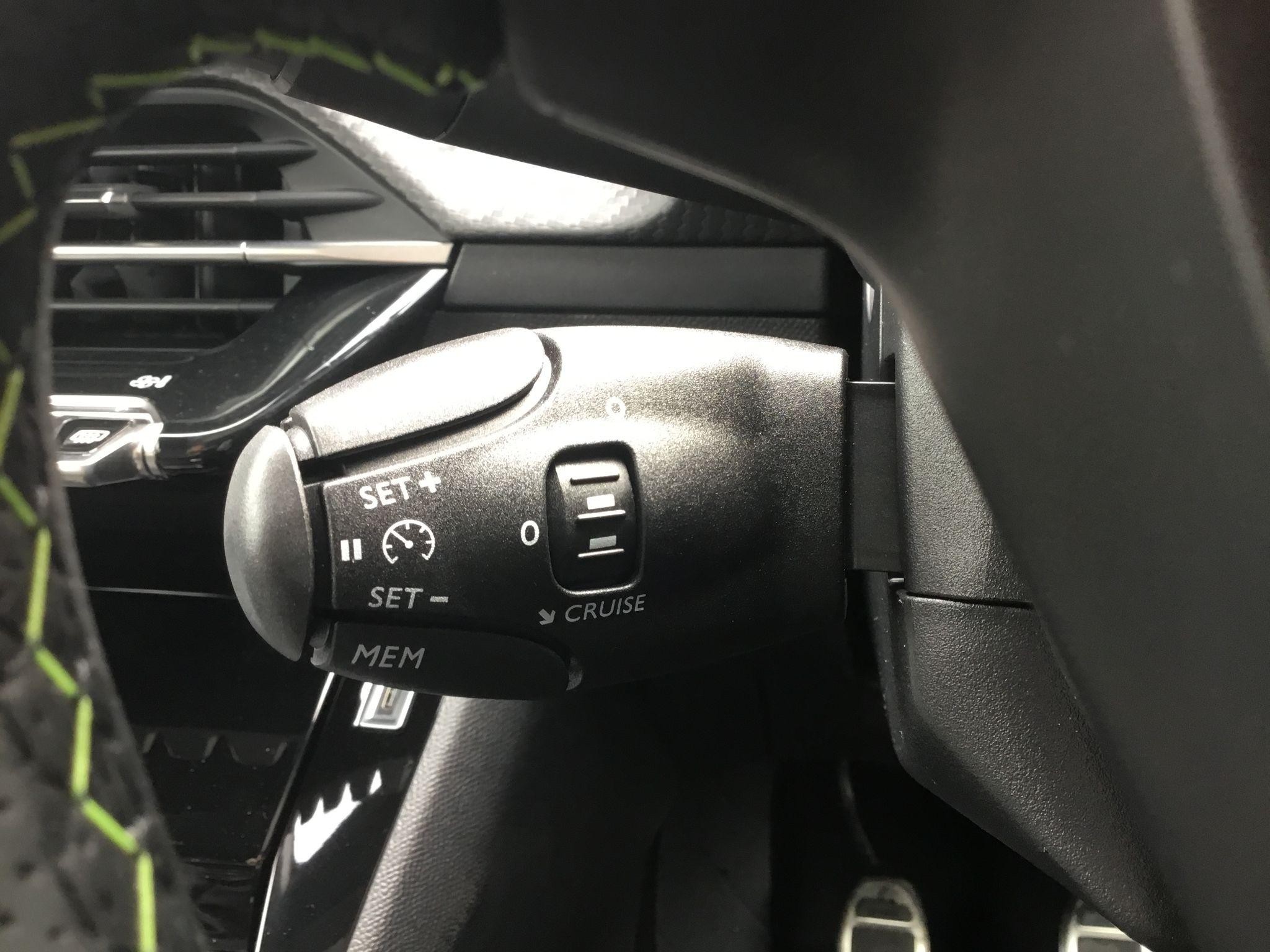 Peugeot 208 Image 25