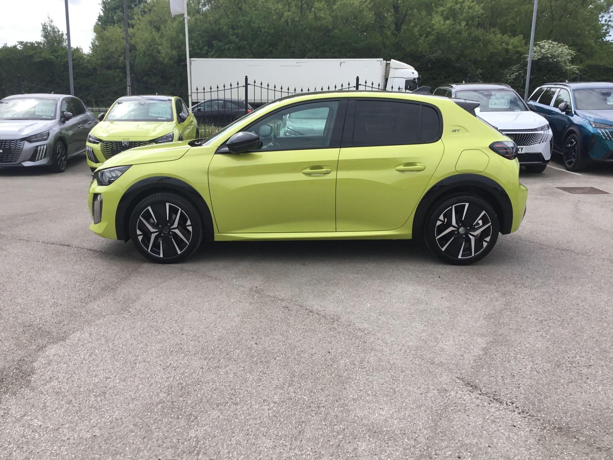 Peugeot 208 Image 6