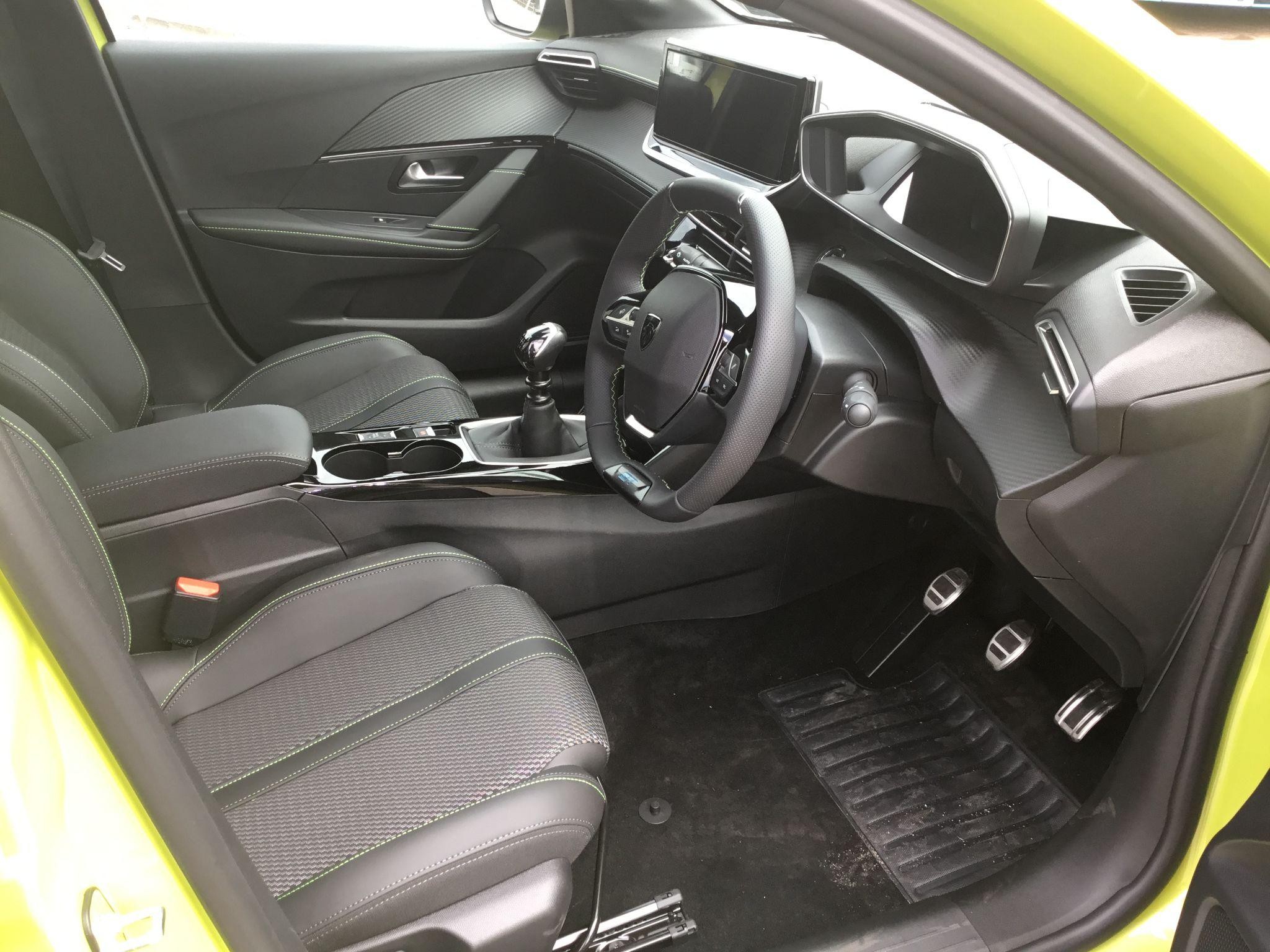 Peugeot 208 Image 14
