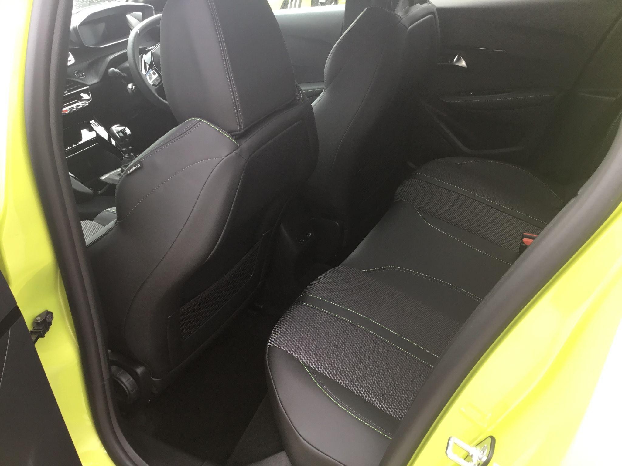 Peugeot 208 Image 17