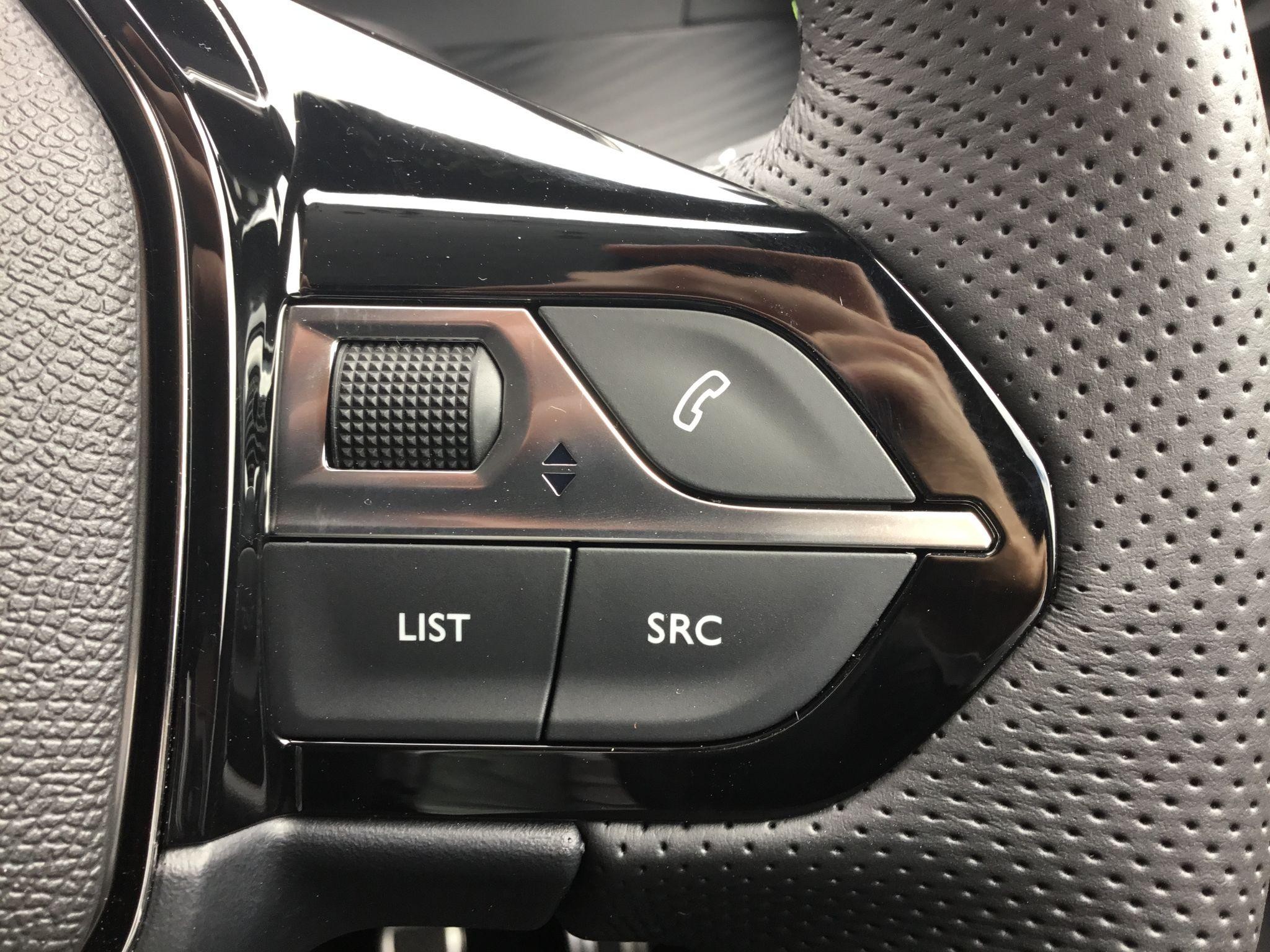 Peugeot 208 Image 20