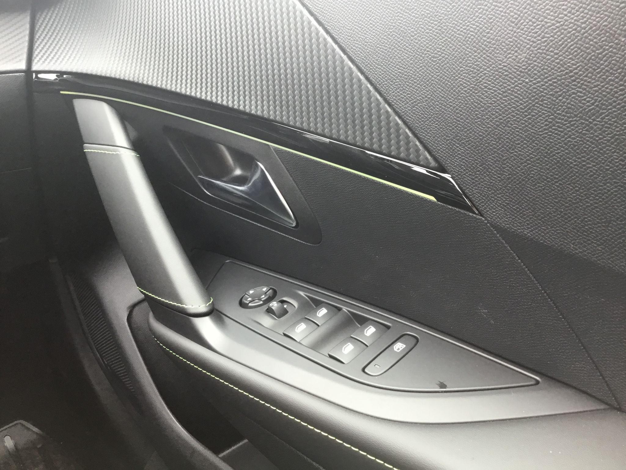 Peugeot 208 Image 24